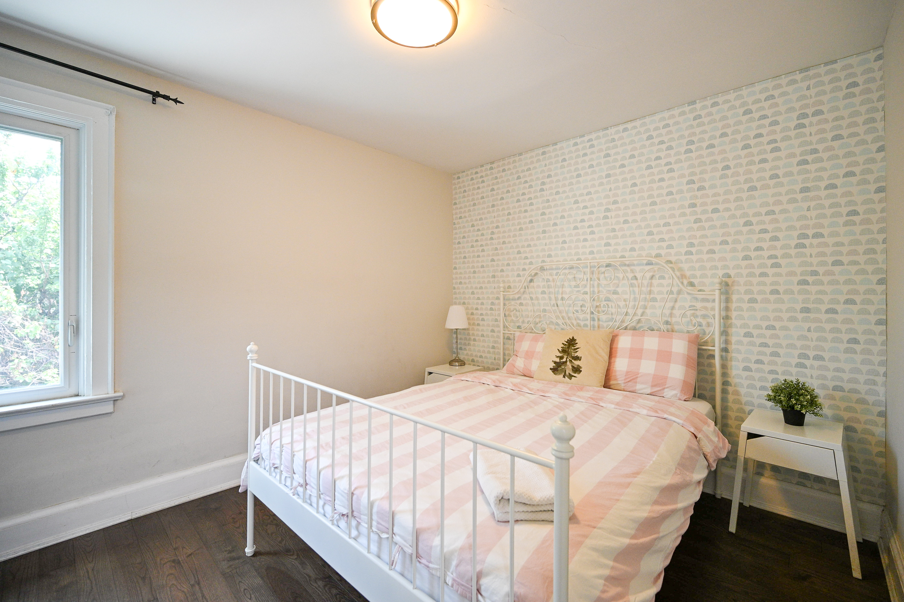 Bright Cozy Room in Koreatown • Near UofT & Subway