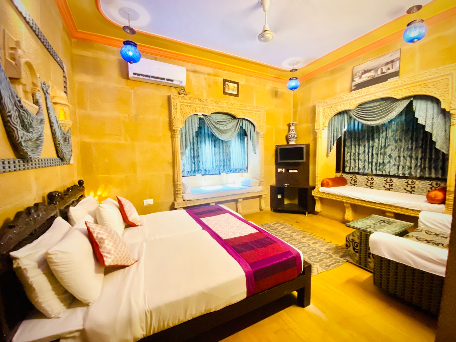 Elegant Suite Room with Pool and Rooftop terrace