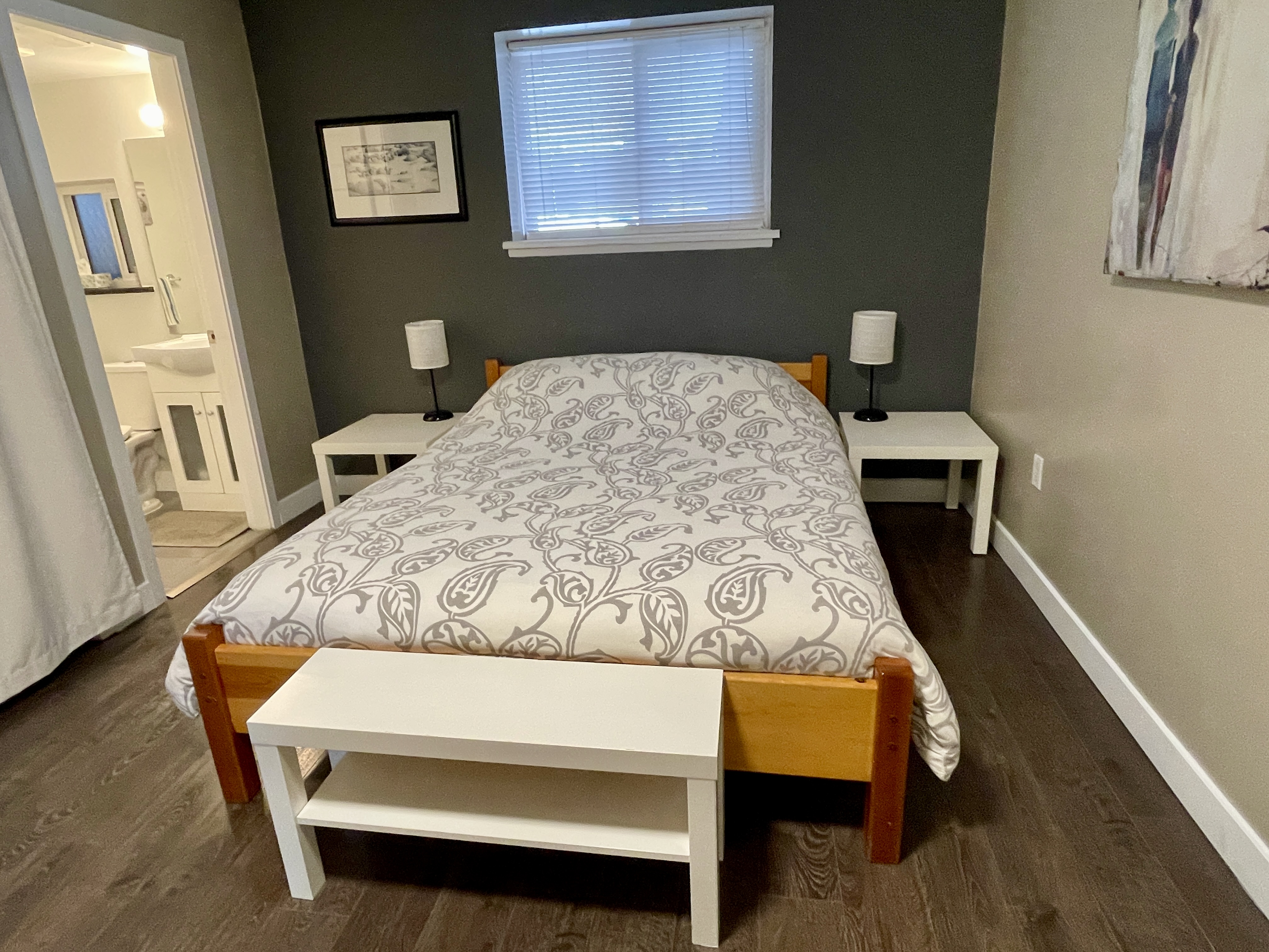 Spacious Value in Hastings Sunrise, Sleeps 5