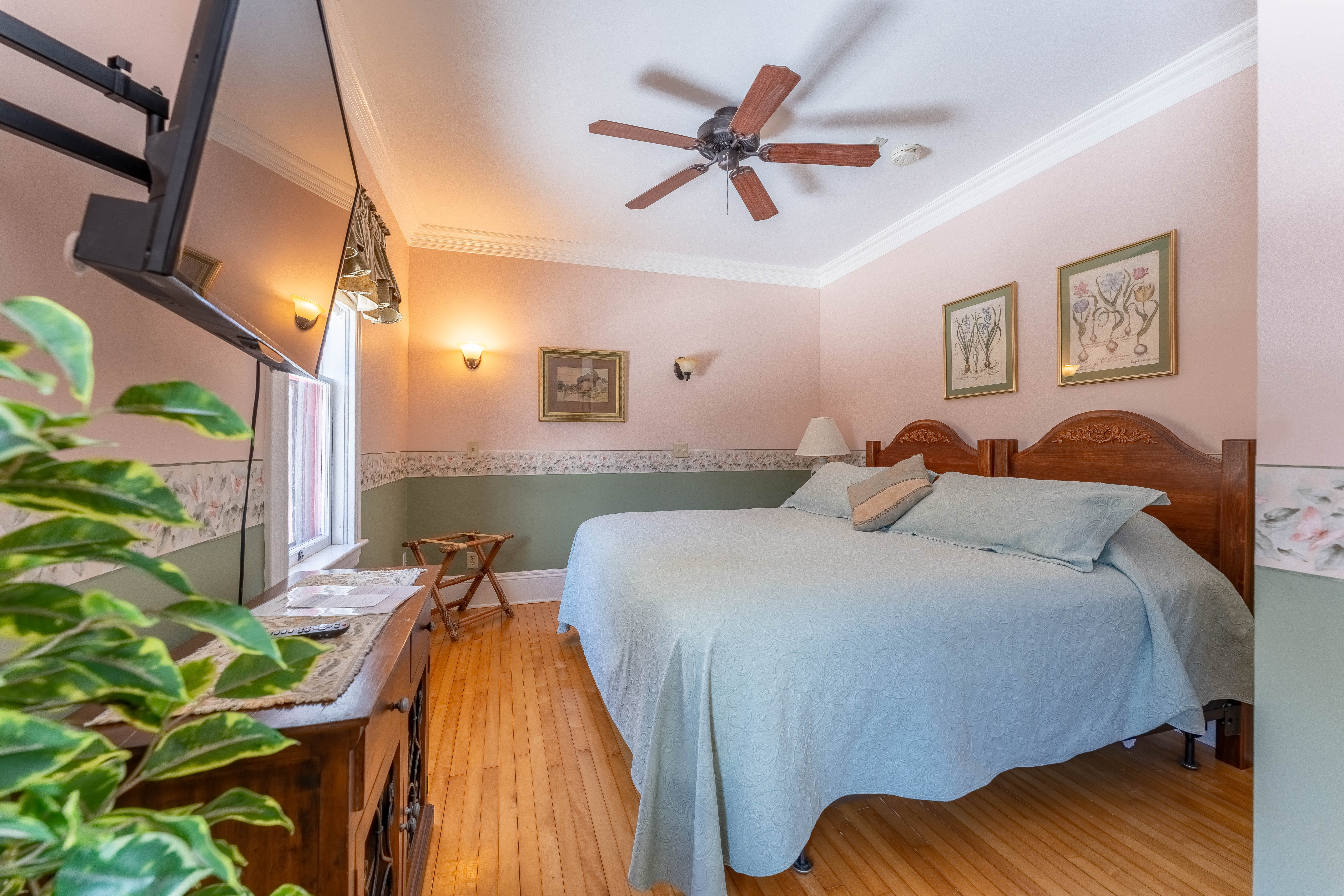Dominion Hill Country Inn - Van Horne Room in Saint Patrick, New Brunswick