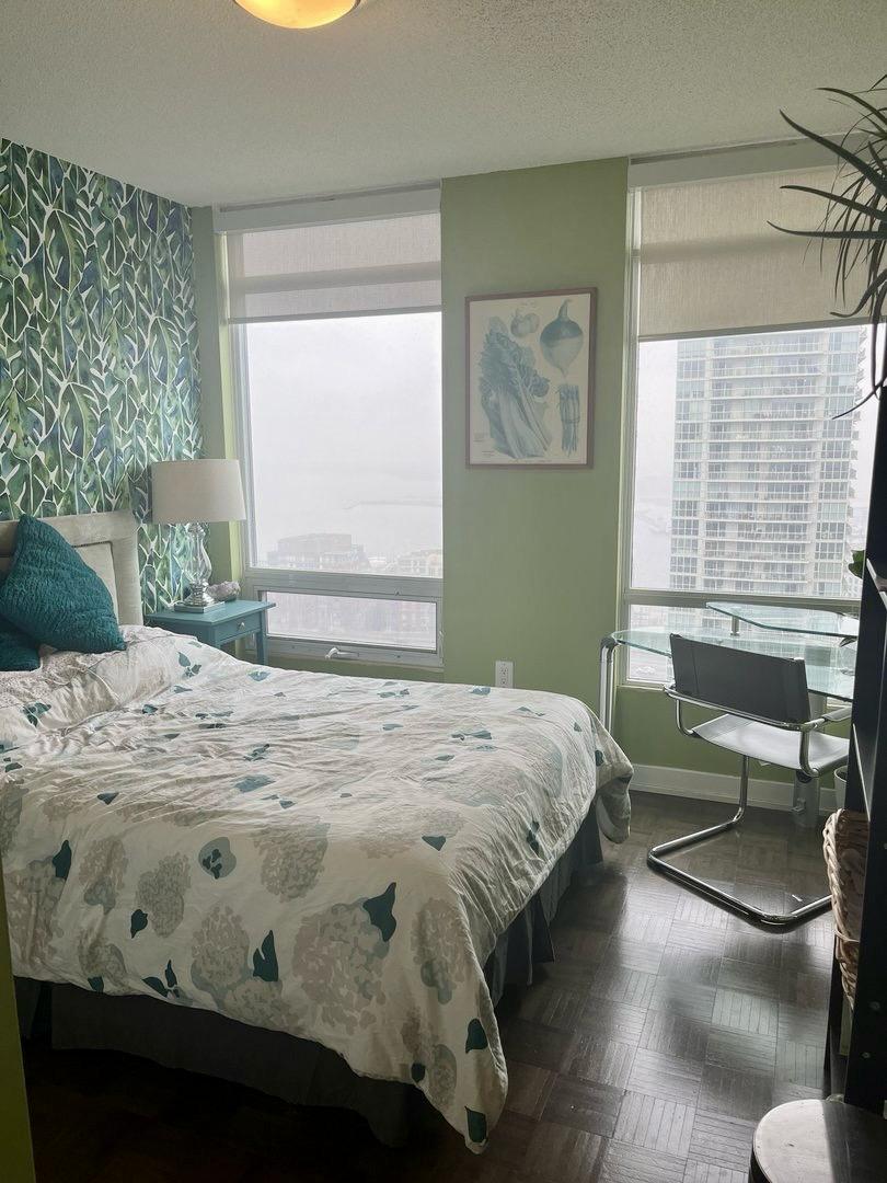 Priv room/priv bath in ❤️ Tdot in Waterfront Communities-The Island, Toronto