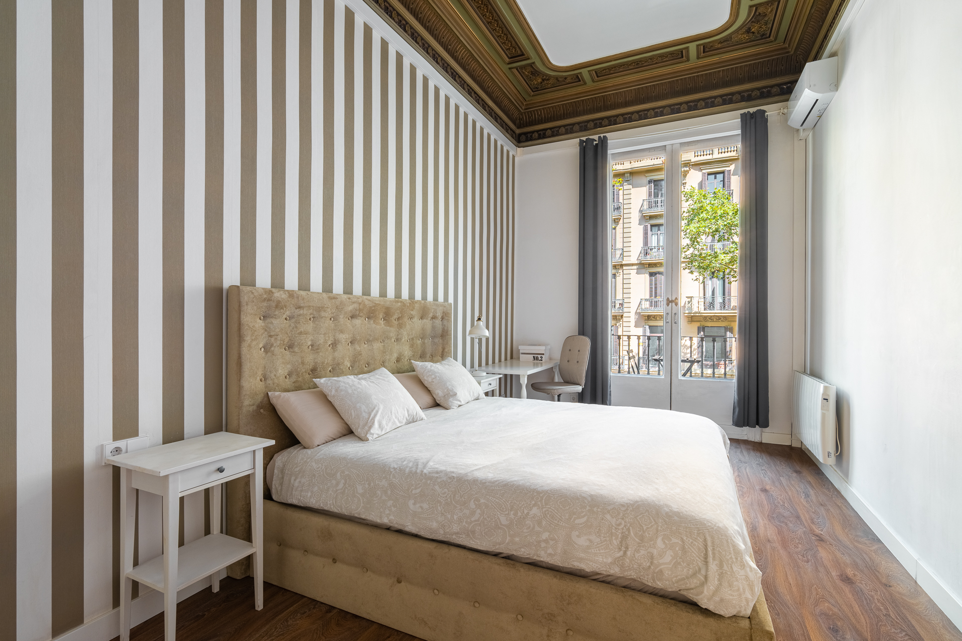 Center apartment with SUPER king size bed