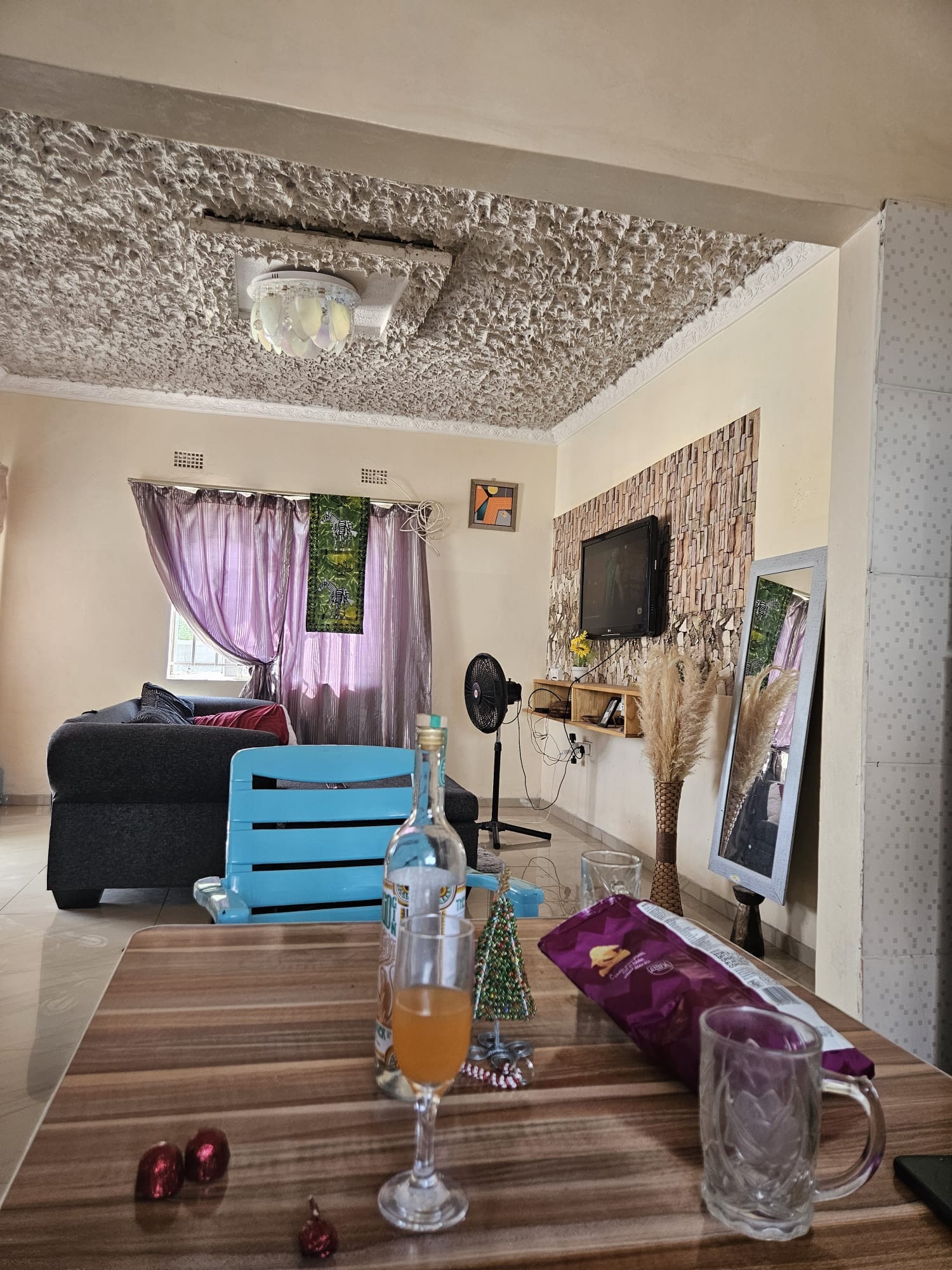 cosy stay behind airport
