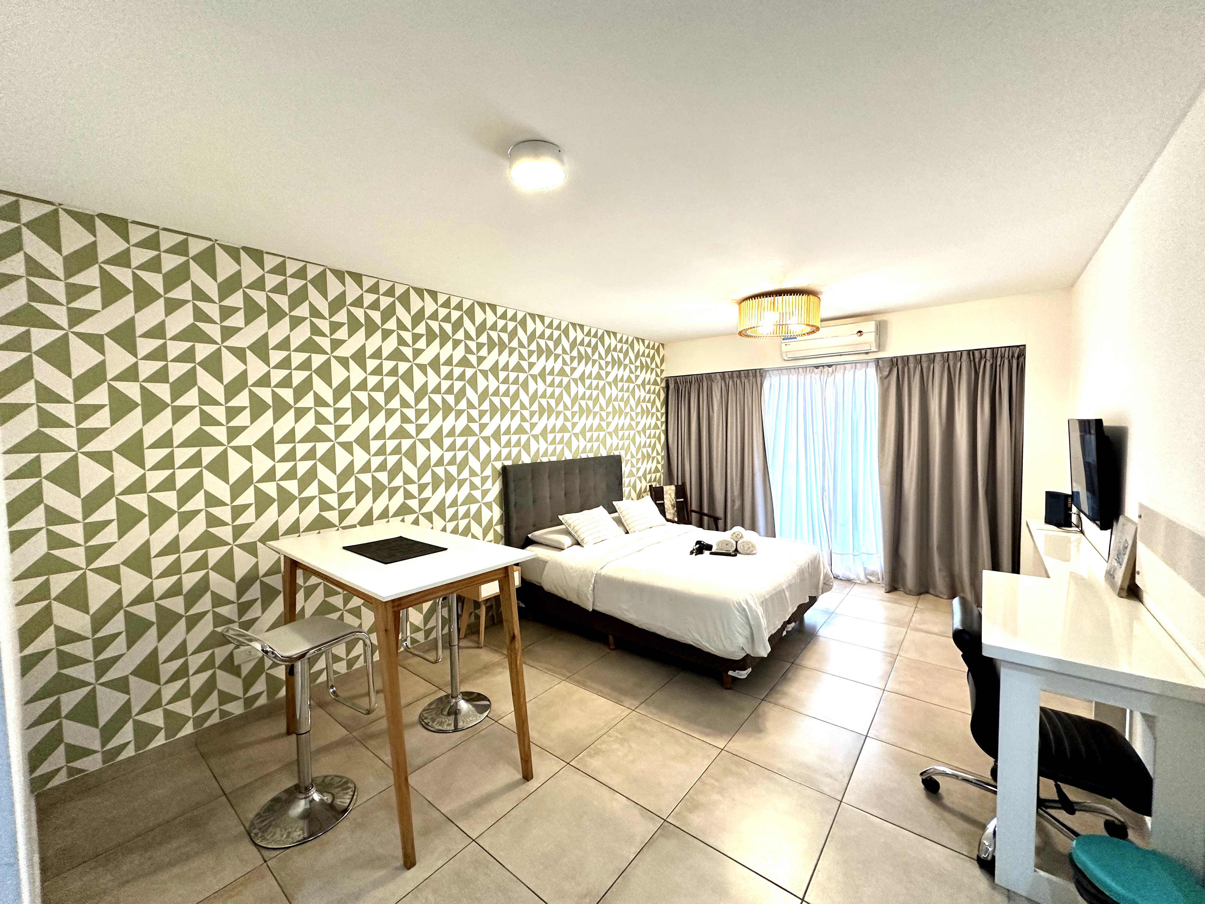 SOLER APARTMENTS III