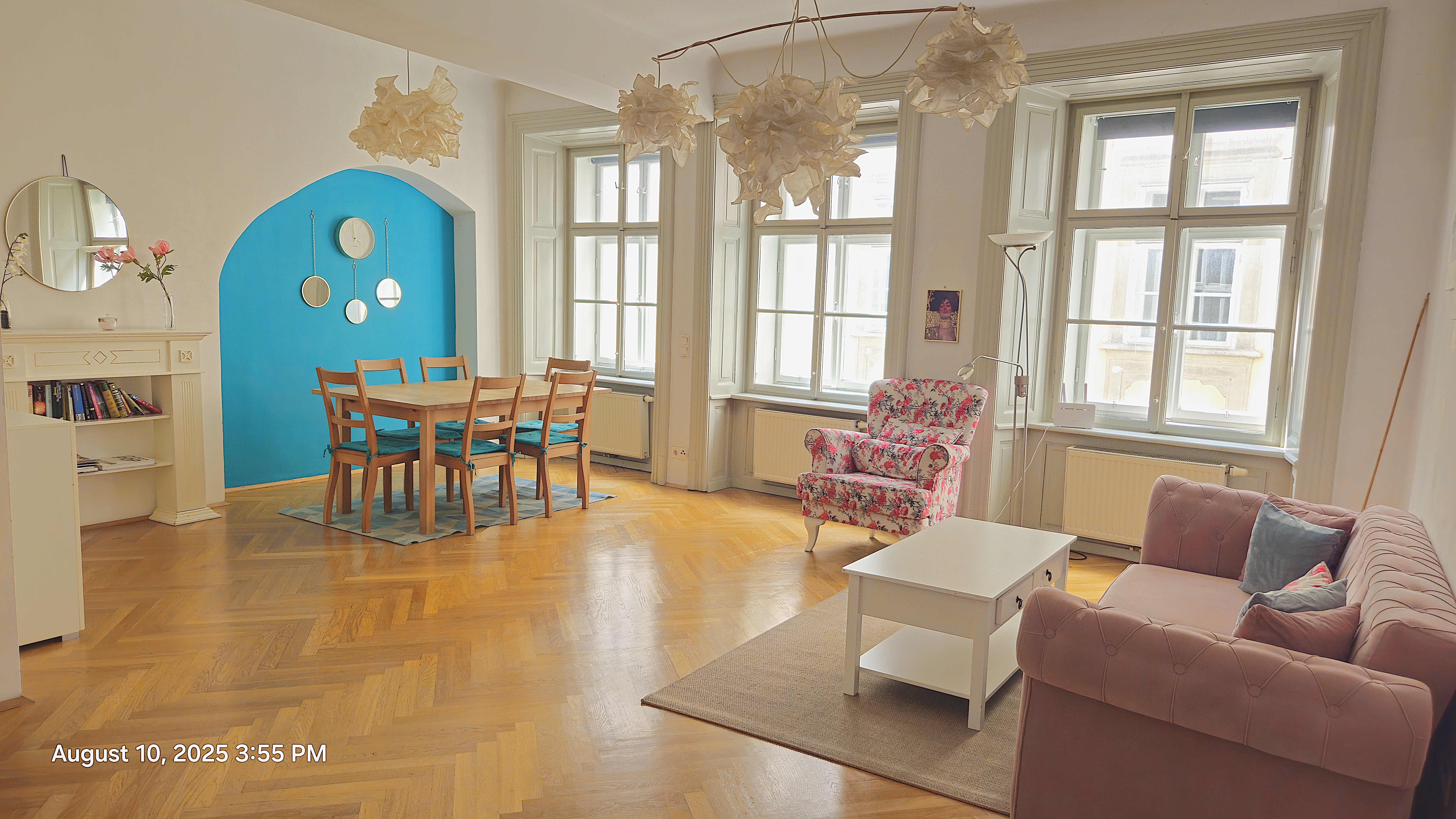 1.Heart of Center 1754 Vintage Apartment 79 m²