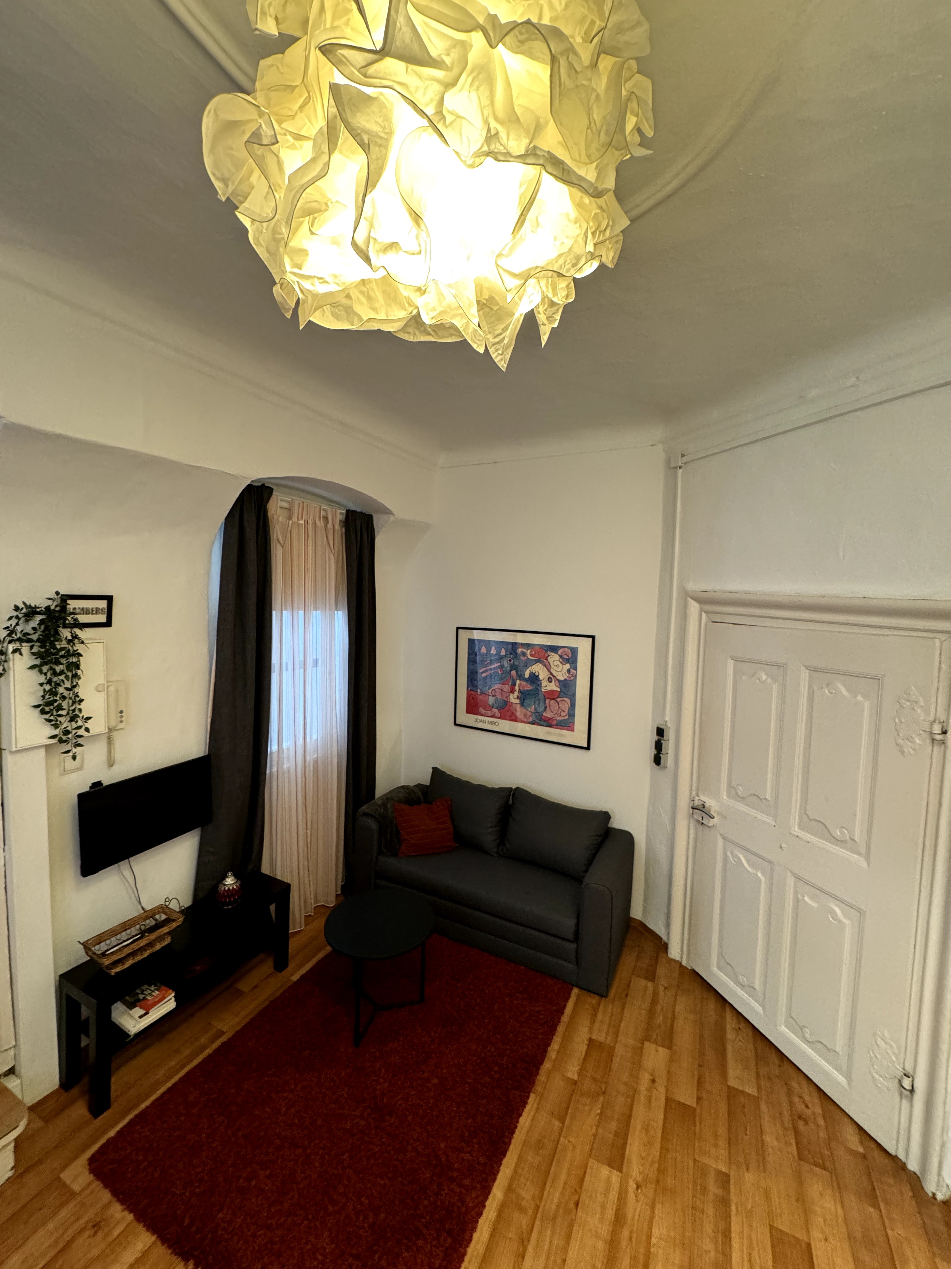 WOW - Central, small, loving apartment