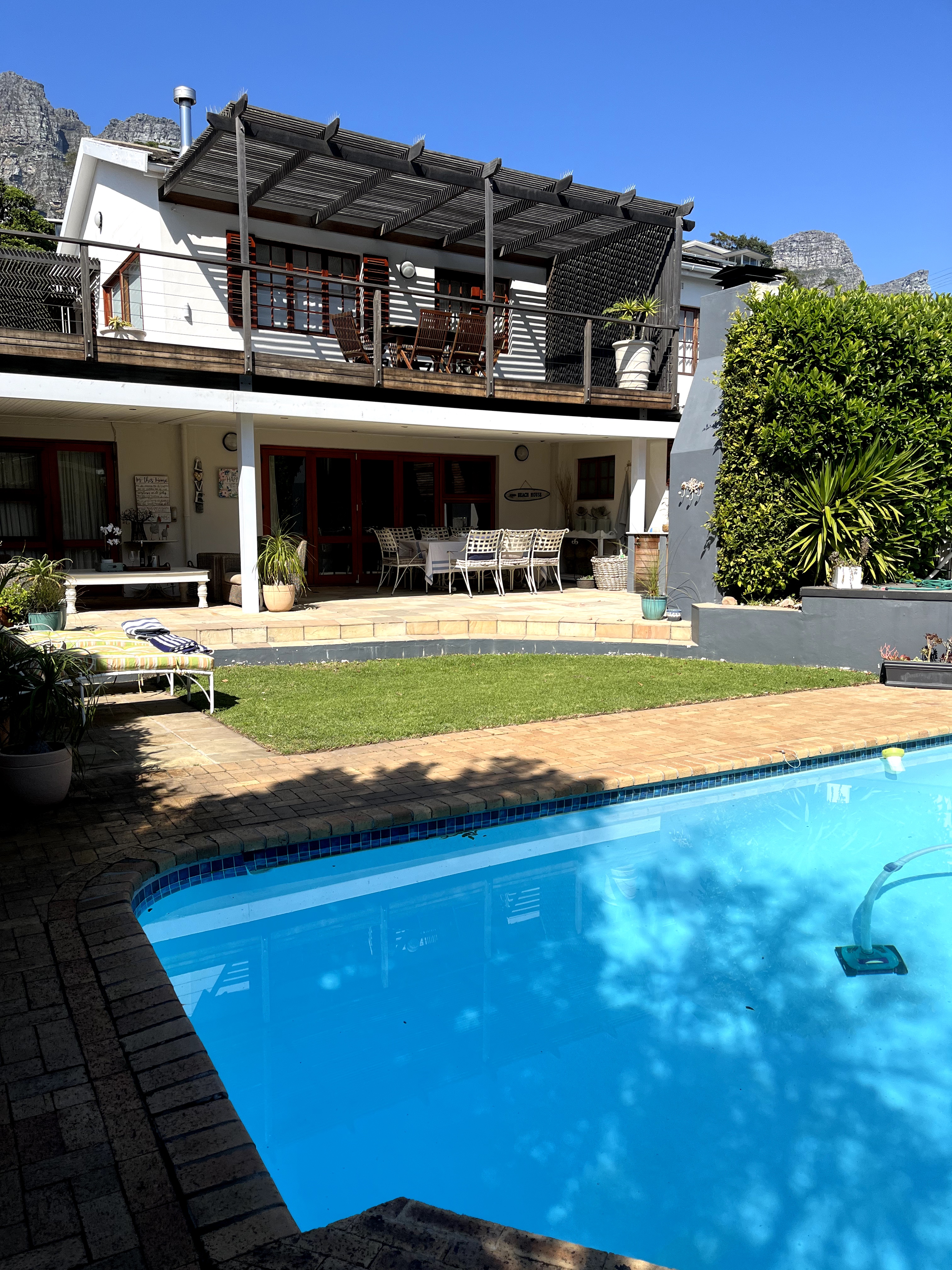 Camps Bay Luxury Villa walk to beach in 2 mins. in Ward 54, Cape Town