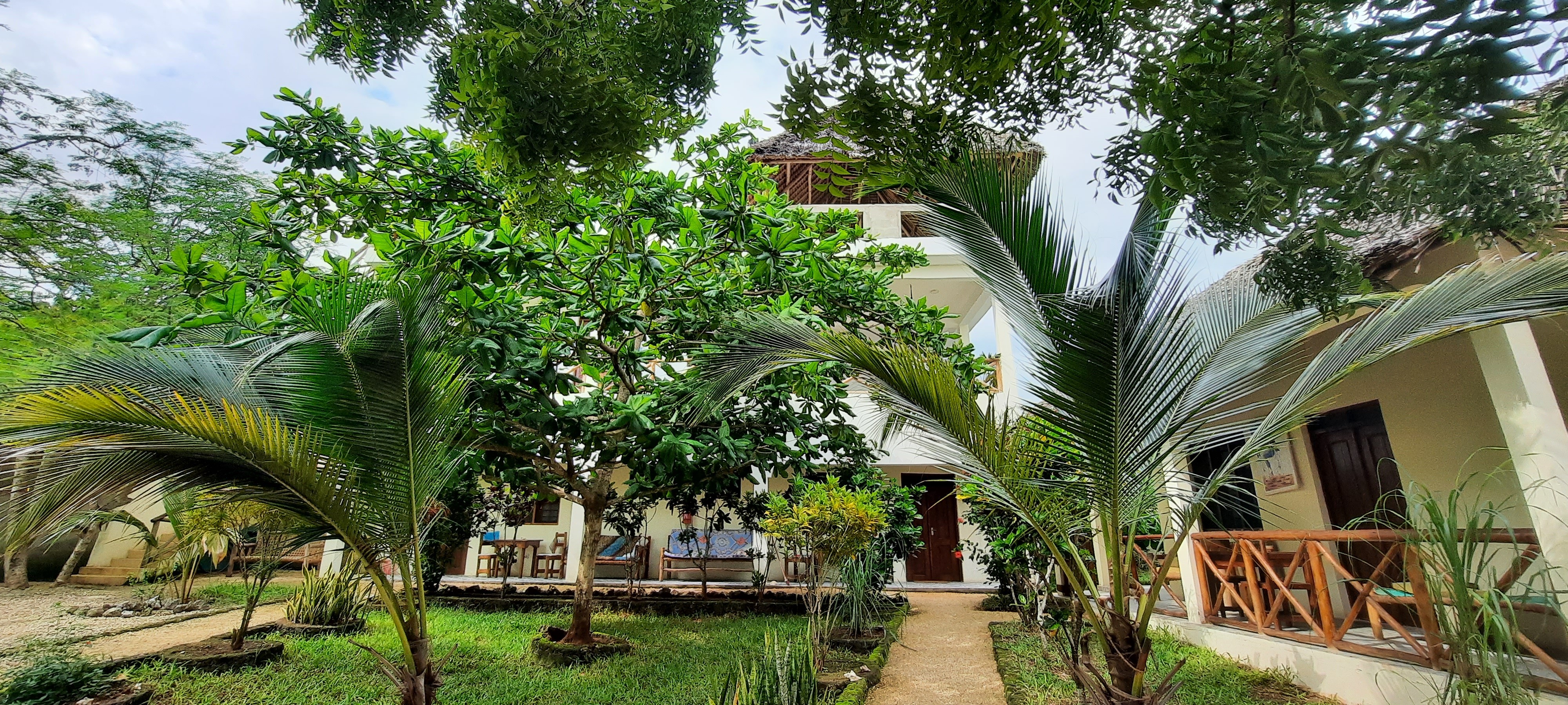 LULU HOME Bungalows Sansibar - #1
+Pool and Wifi