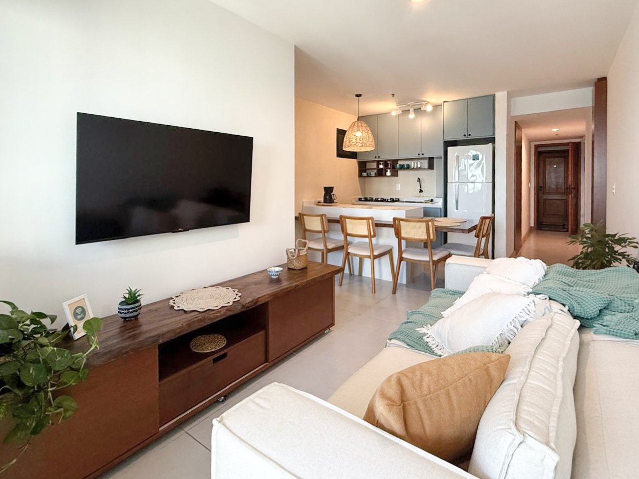 Ipanema Sea View Flat w/Services, Balcony Posto 8