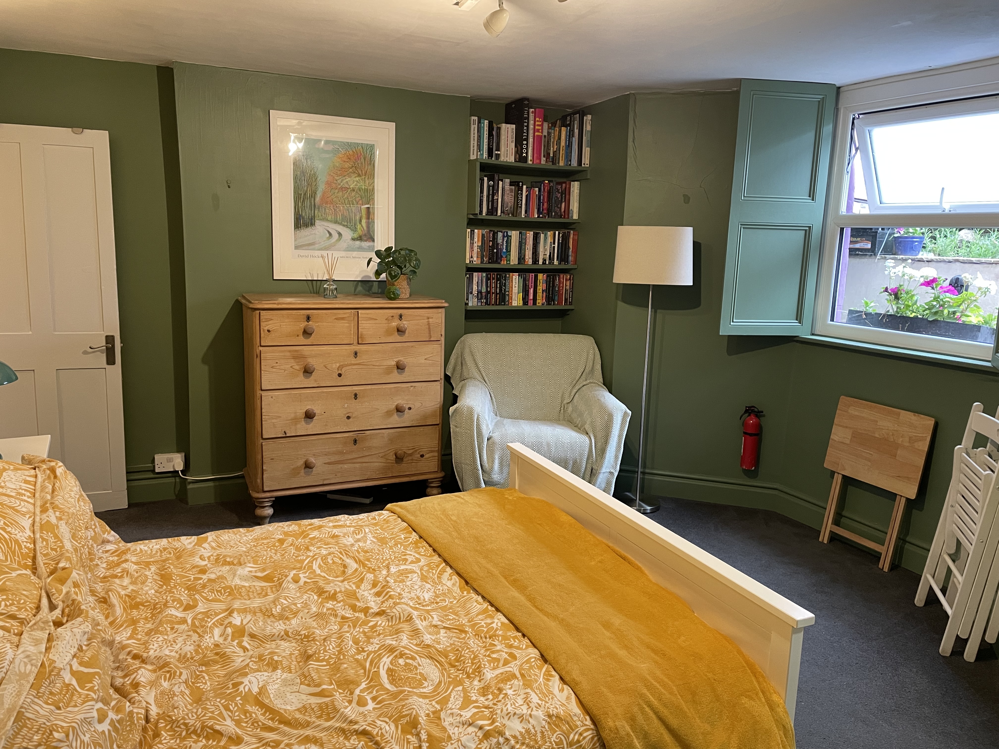 Stylish apartment near city centre and TM station in Windmill Hill, Bristol