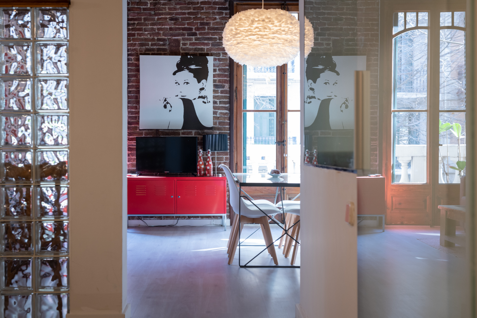 Relaxed, Spacious Loft with Jetted Tub