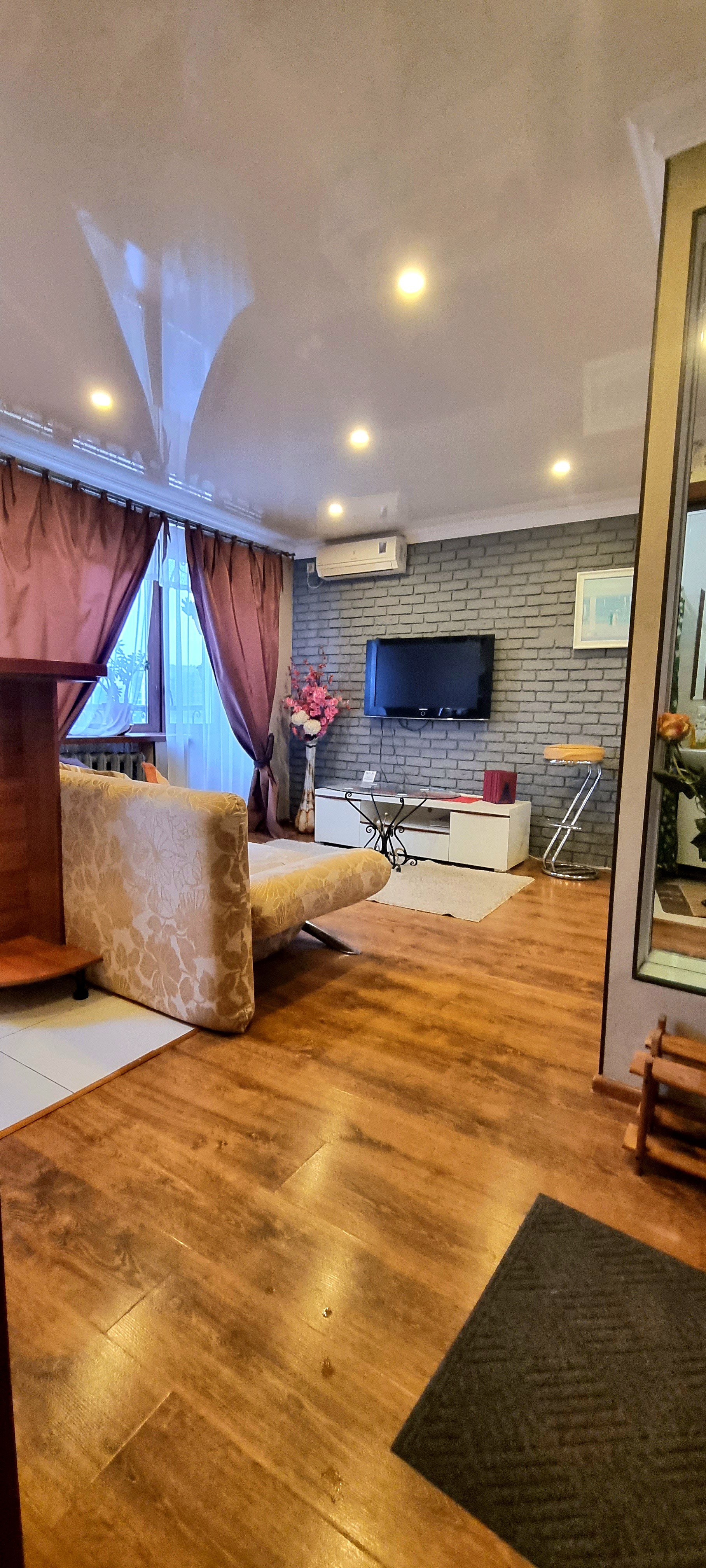 City center, Voznesenska 25, Luxury