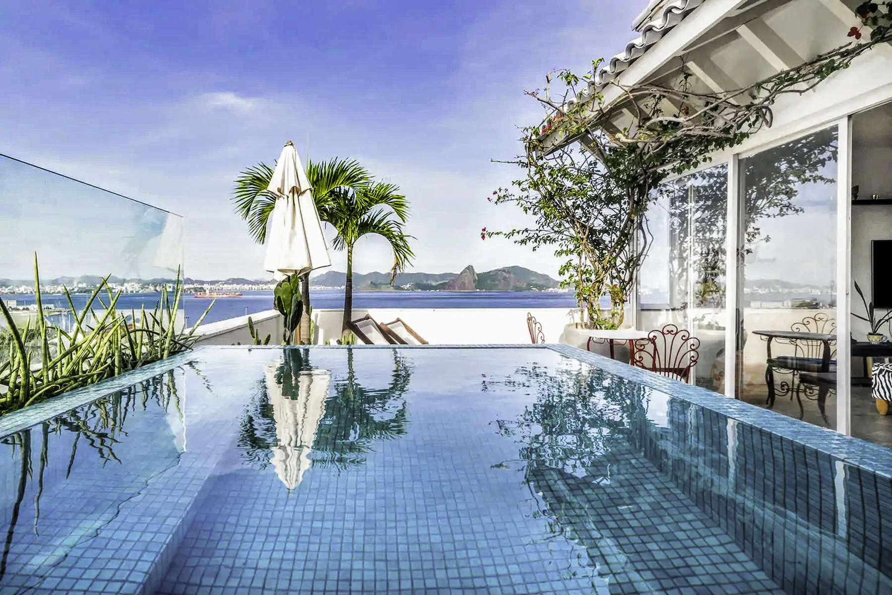 Lux 12 - Romantic Penthouse with heated Pool