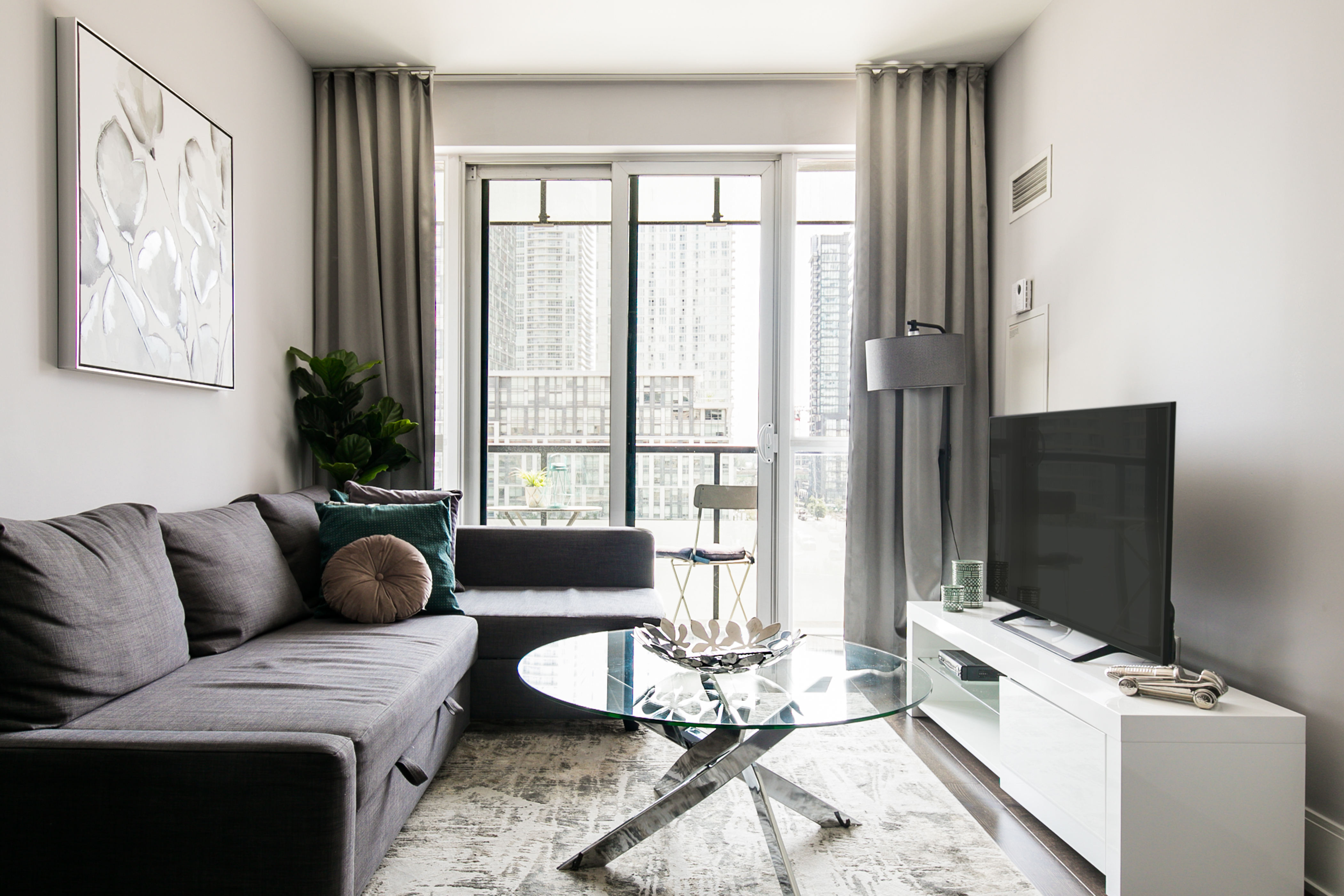 Executive Condo Skyline View CN Tower BMO Field