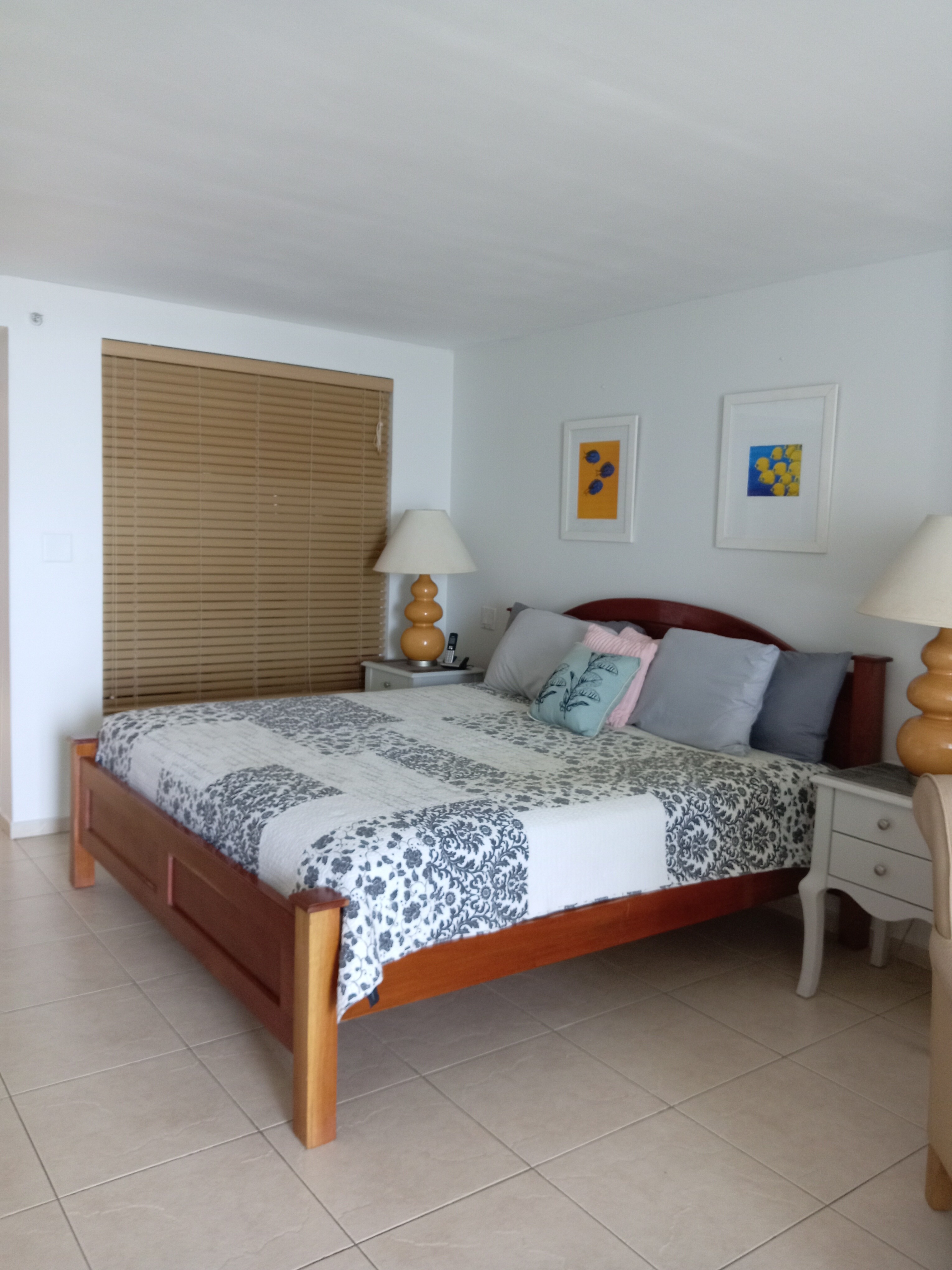 WOW! Amazing! 2nd floor TRUE Ocean Front Studio!