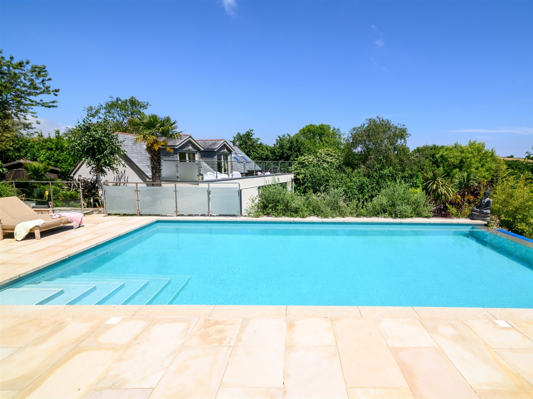 Family Holiday Home Mousehole, pool, dog friendly