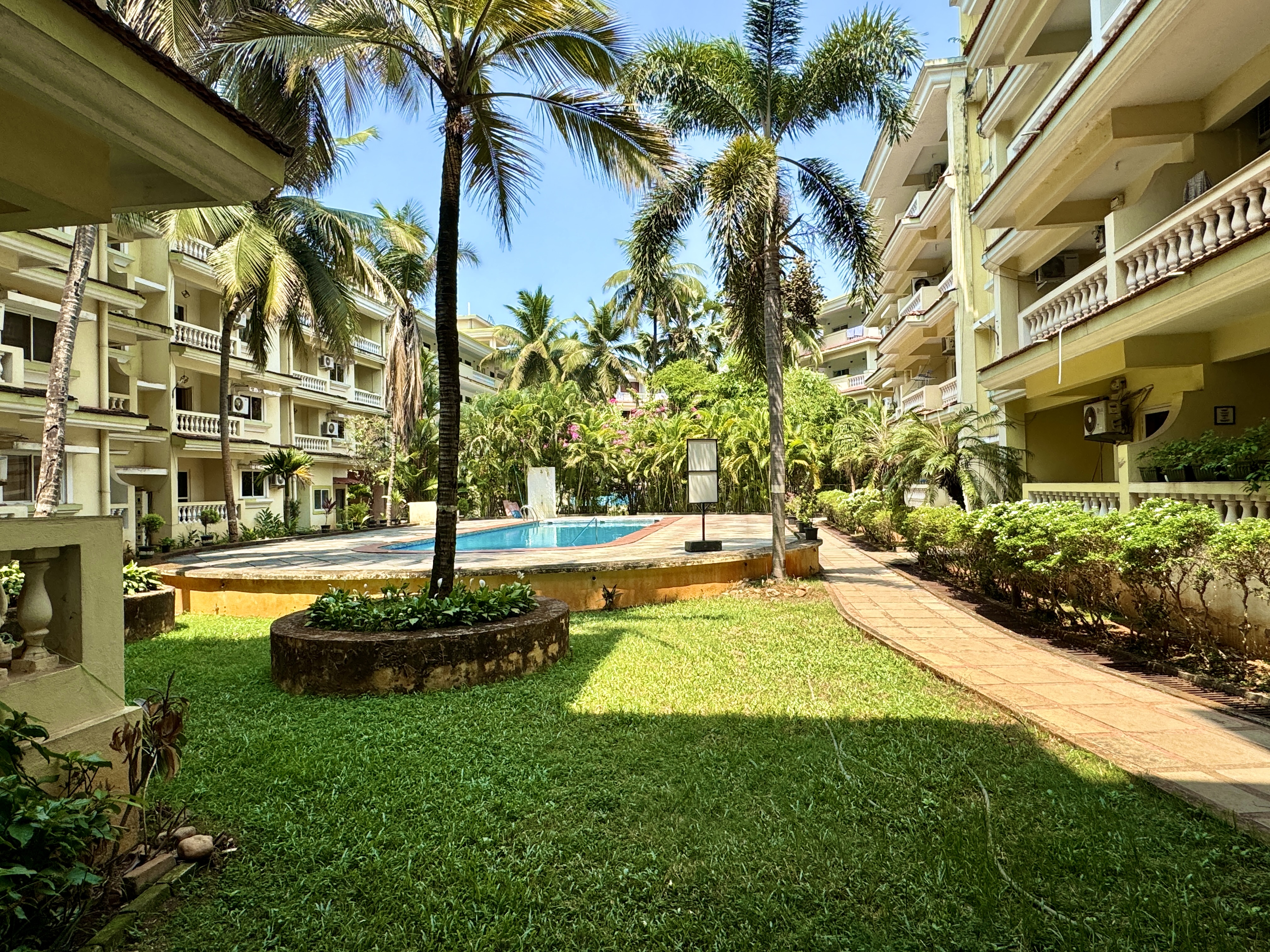 *Ally's Holiday home - 7 mins walk to the beach*
