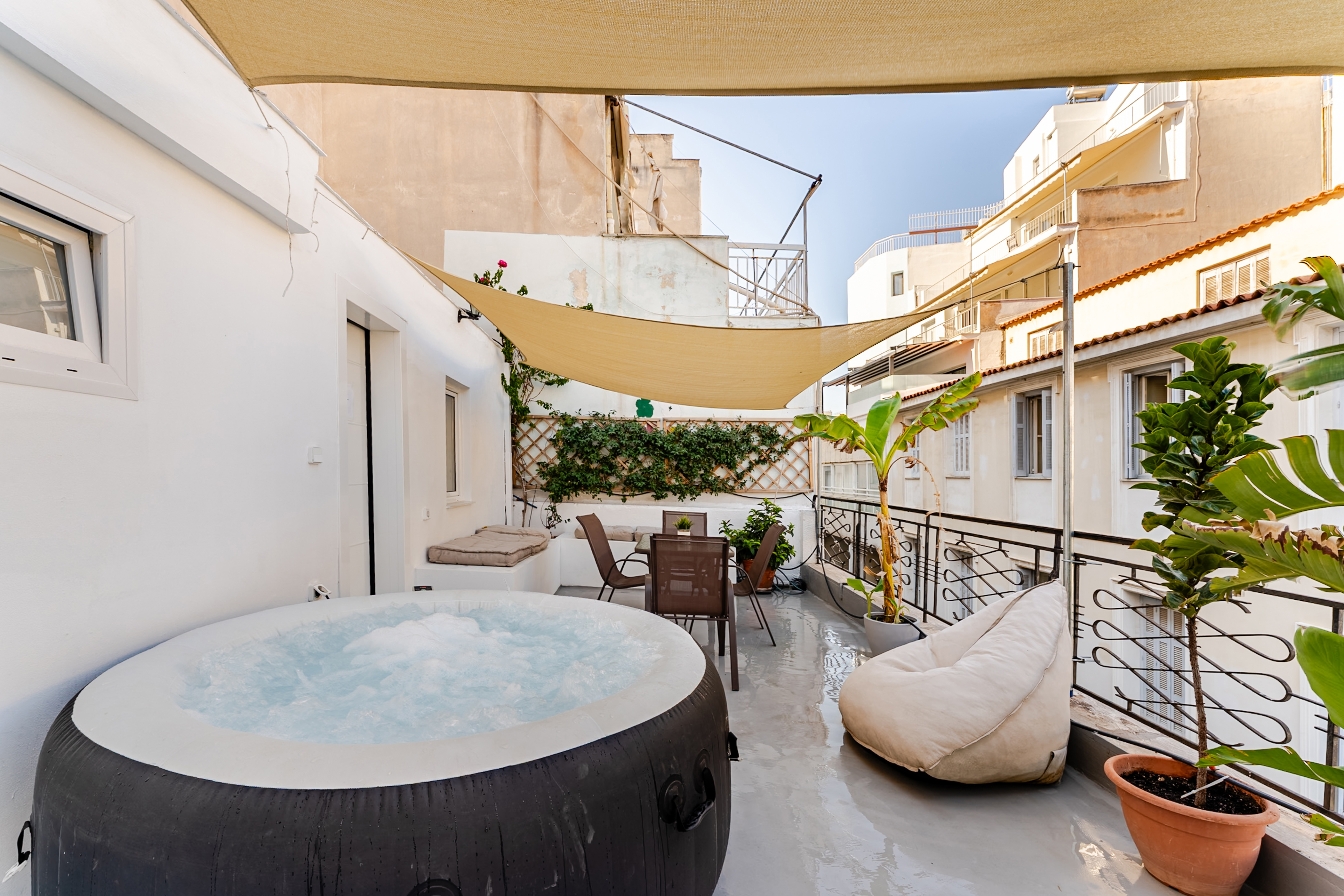 3BDR Ideal Central full apt +jacuzzi + terrace PVT