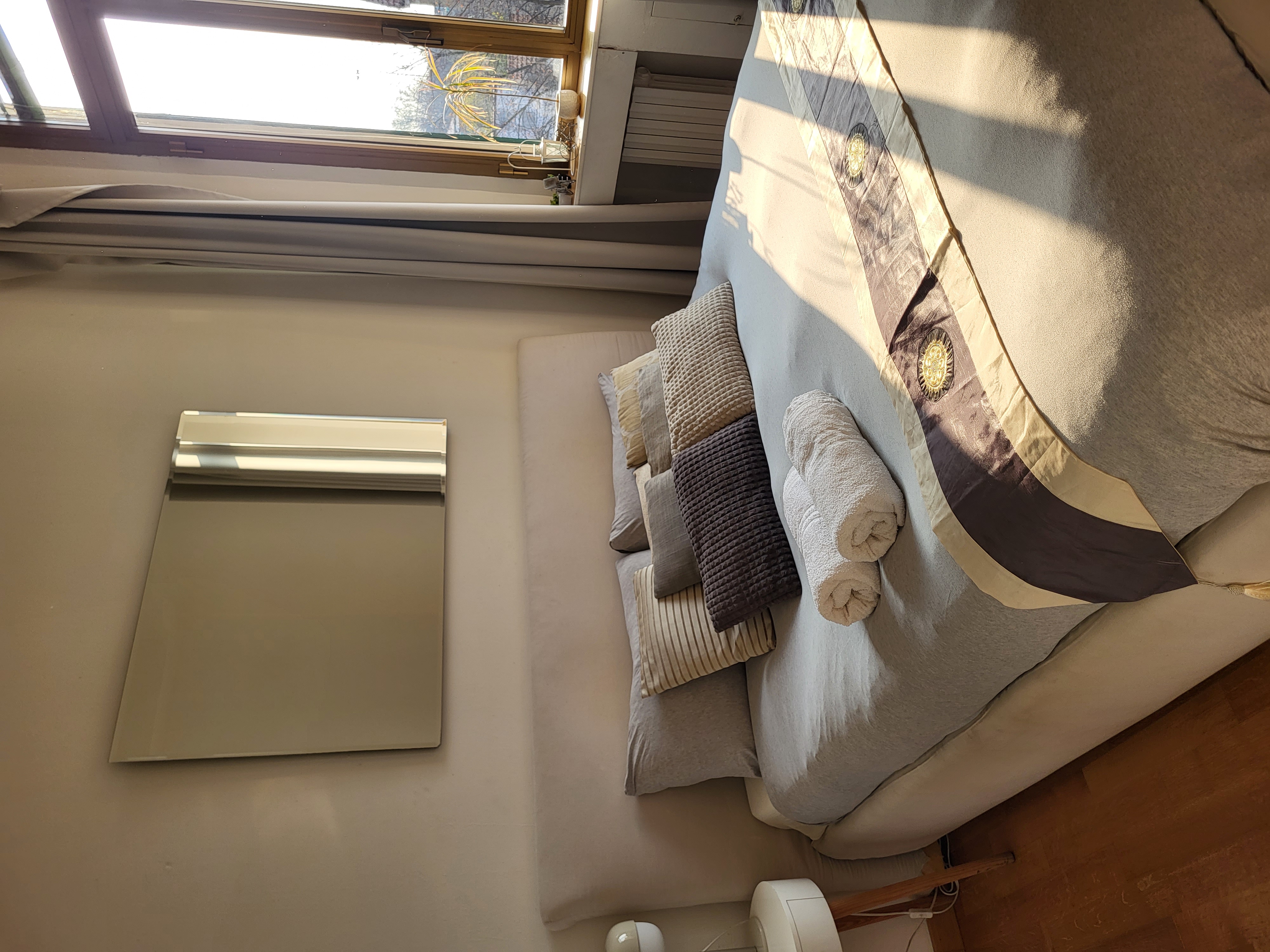 A room 3 minutes from the subway