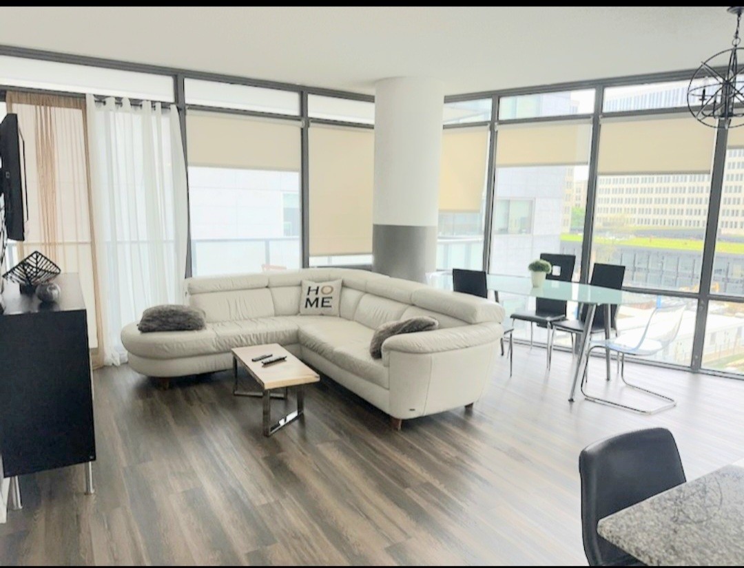2+den bedrooms downtown Toronto University in Bay Street Corridor, Toronto