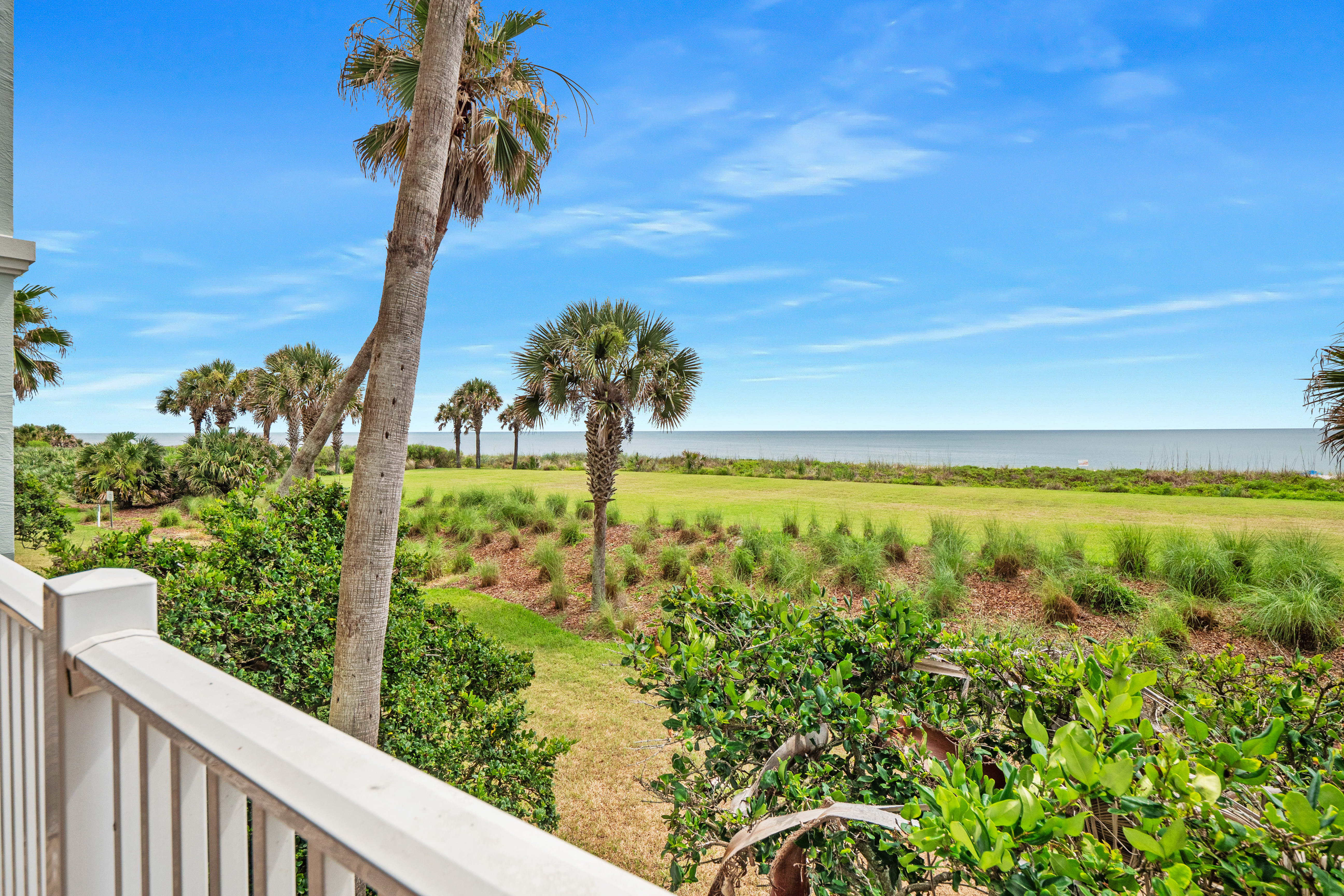 Oceanfront Cozy Luxury •2 KING BEDS• Traeger Grill