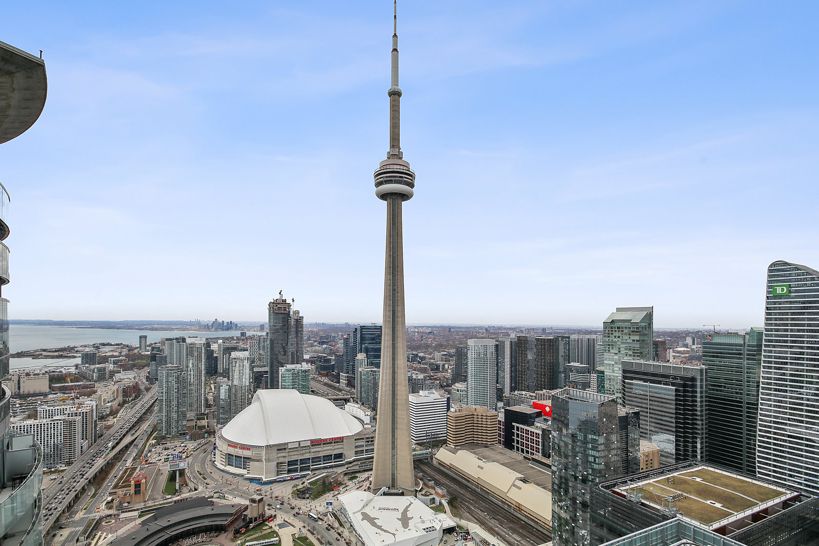 Upscale Condo in the Clouds at CN Tower