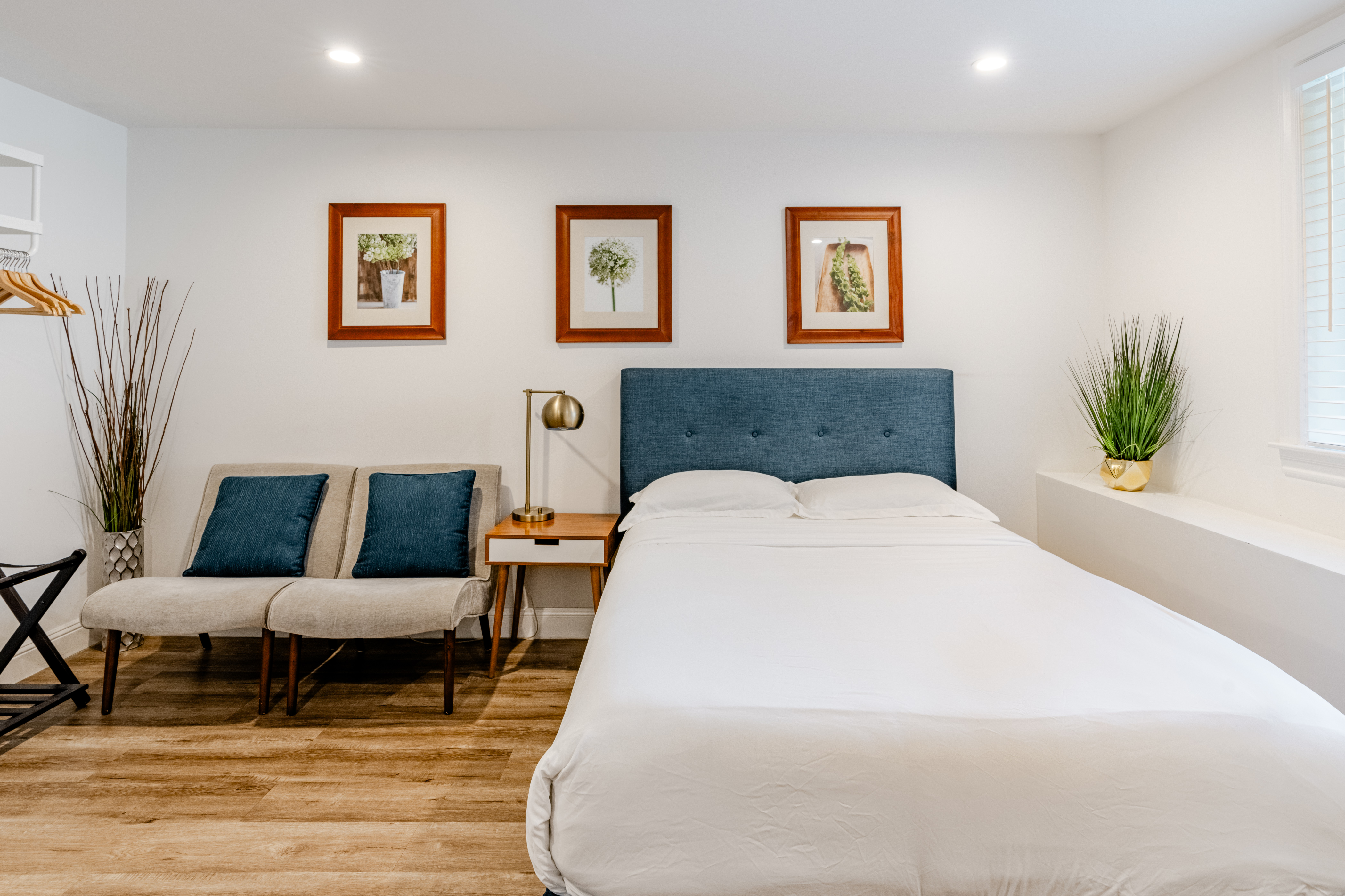 Stylish Modern Getaway, Biz Friendly