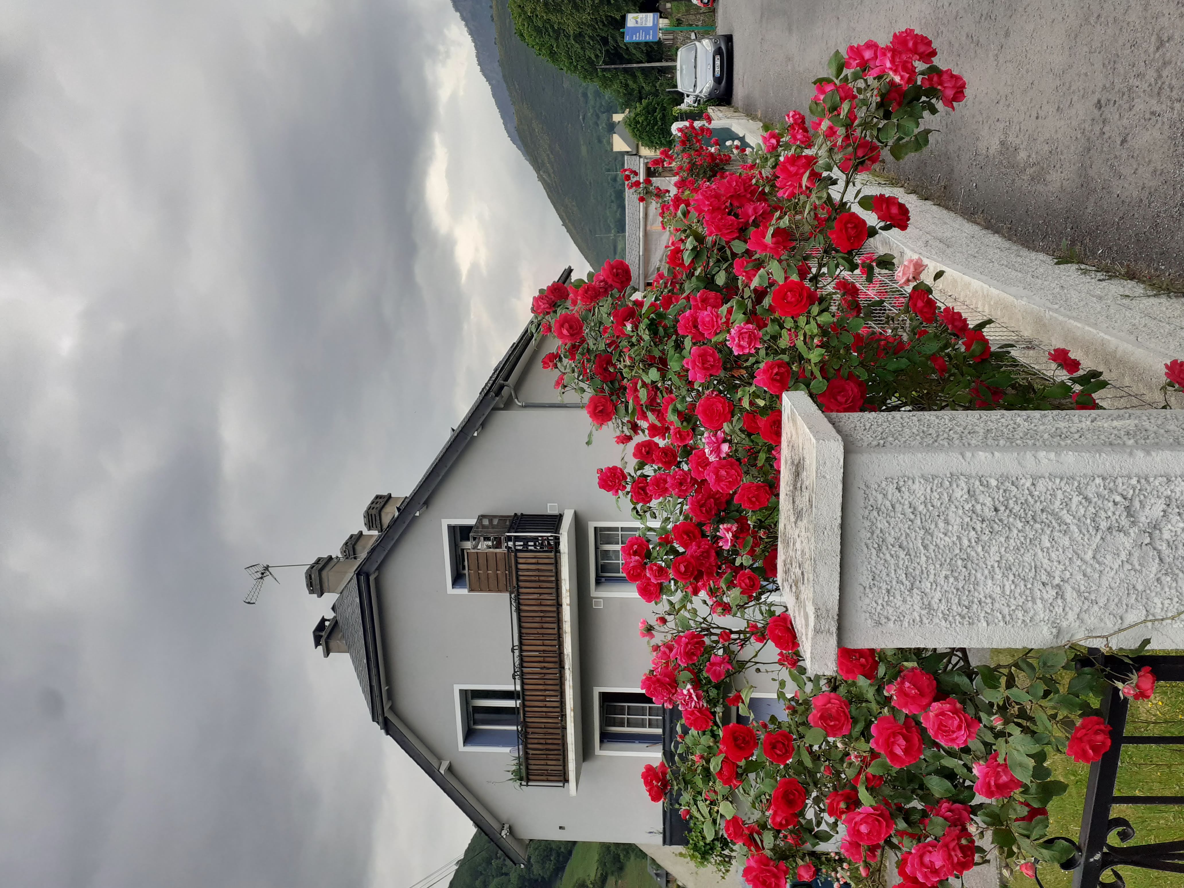 Large accommodation of 80 m2 bright and quiet 4/5 P