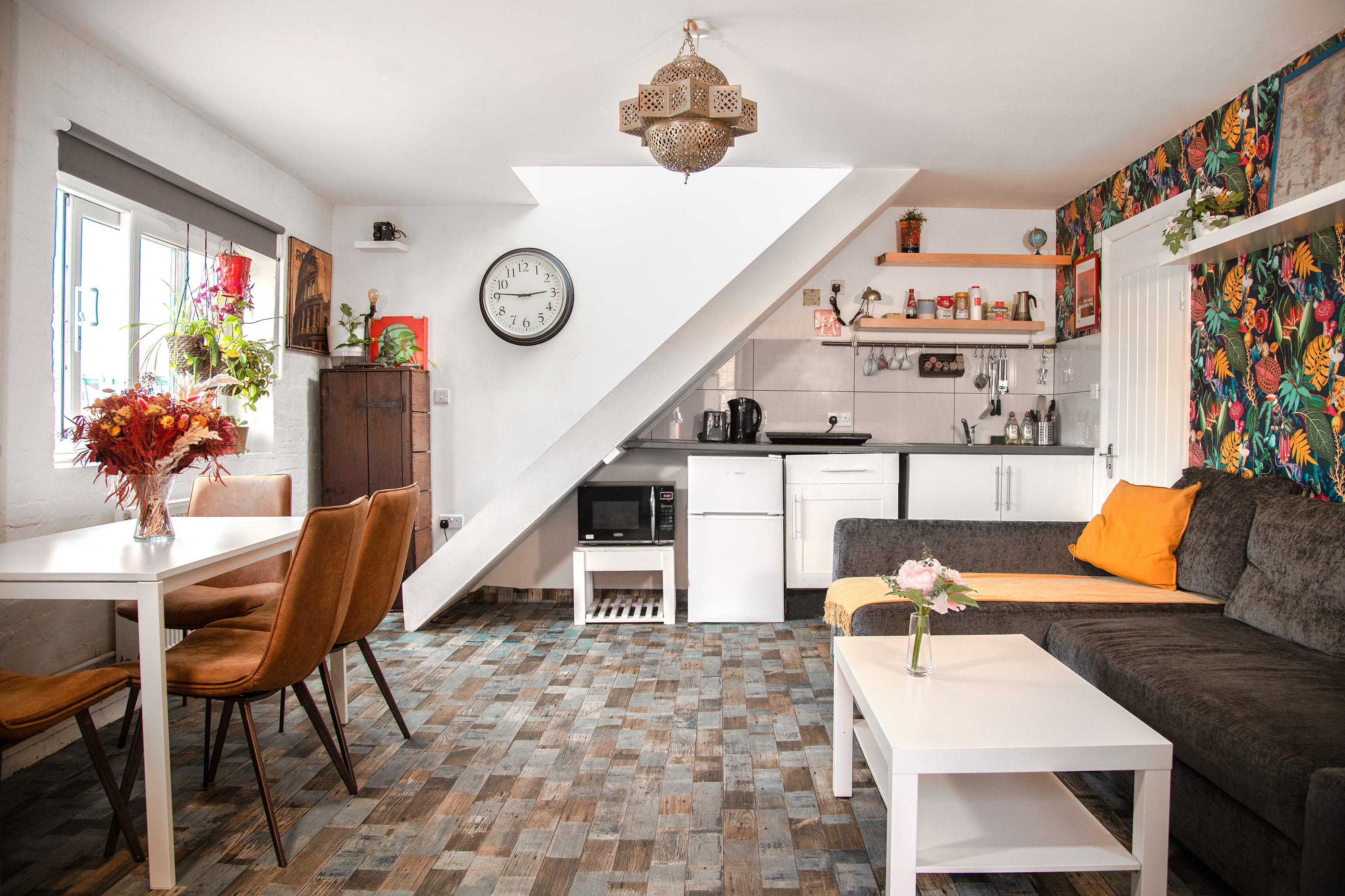 3 Bed Flat - 1 Min Walk Underground