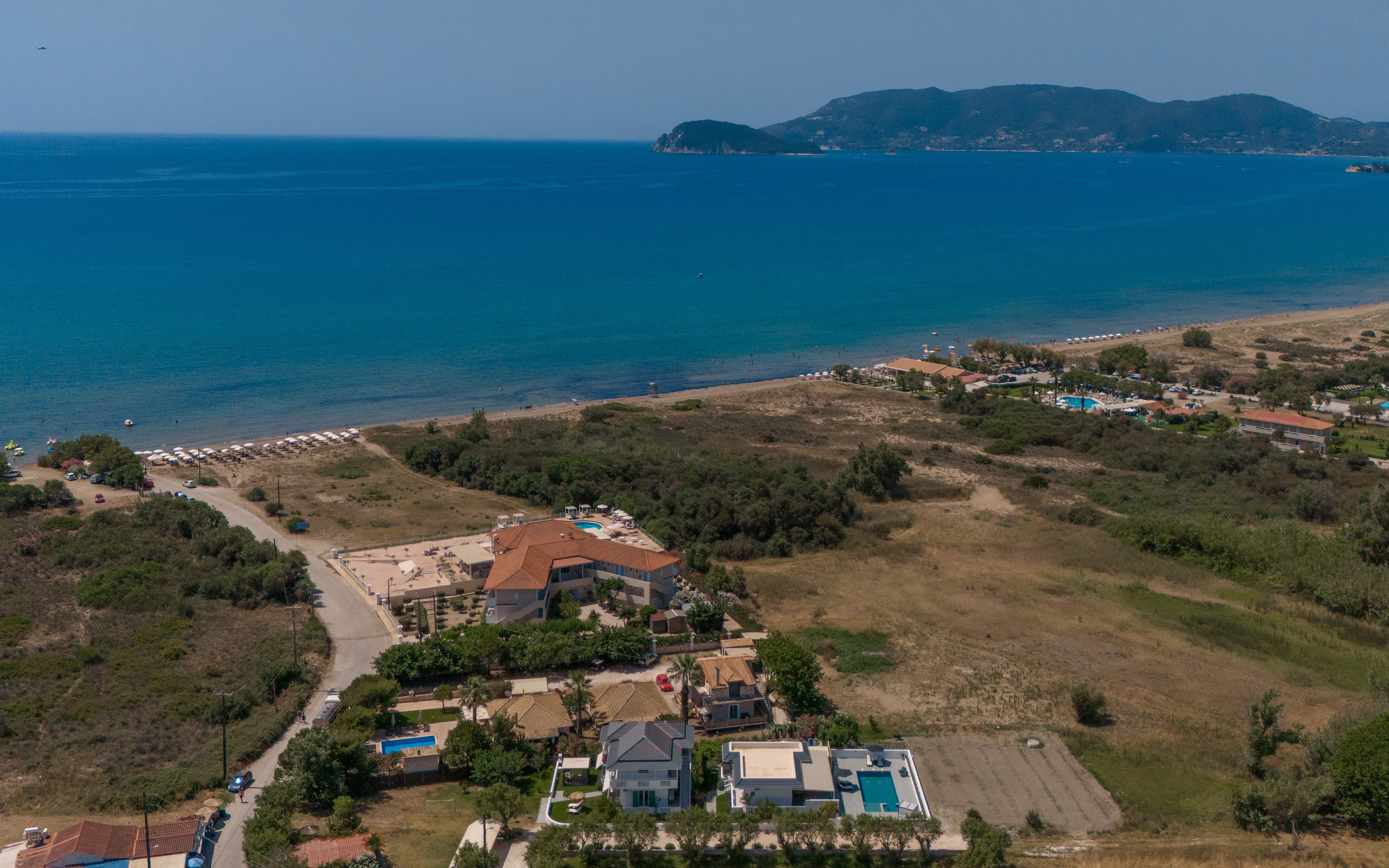 2 bedroom bungalow with private pool