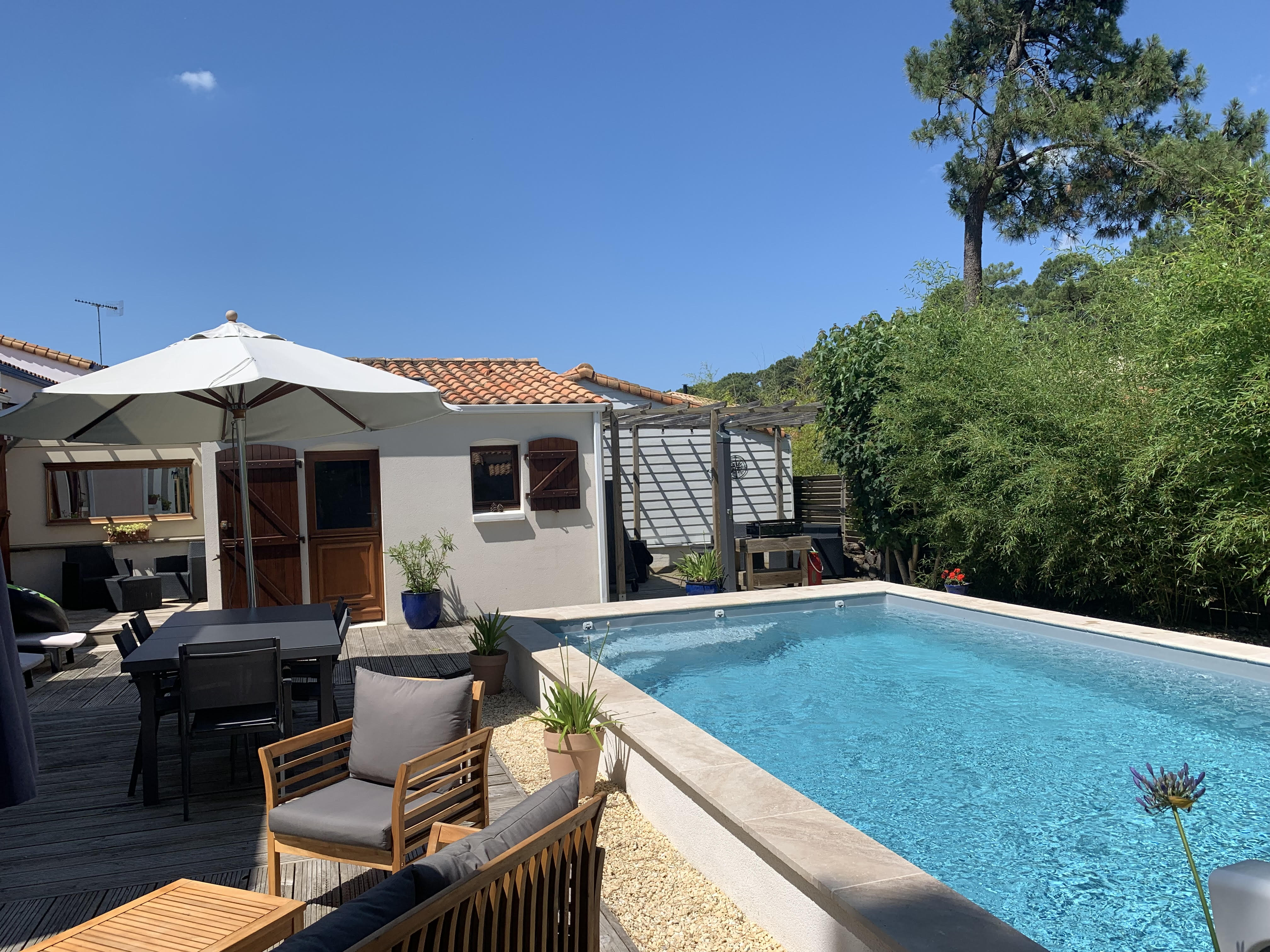 Lovely coastal property with pool.  Beach 500m