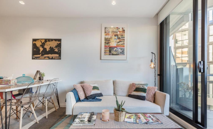 LUXURY RIVERSIDE RESORT⭐POOL⭐SPA⭐ TRAM⭐NBN⭐PARKING