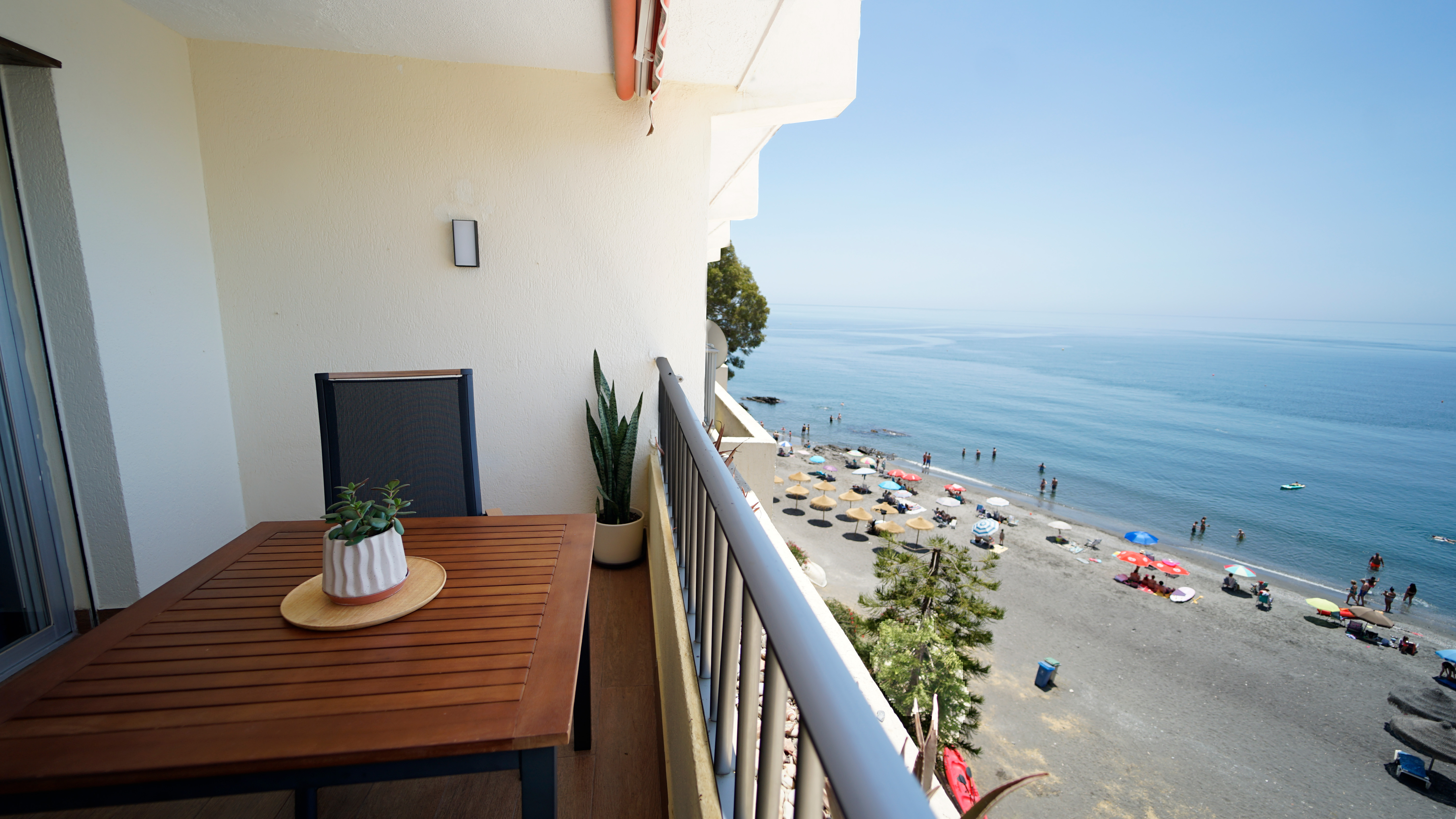 Sea Breeze Tower/ Cosy Apartments