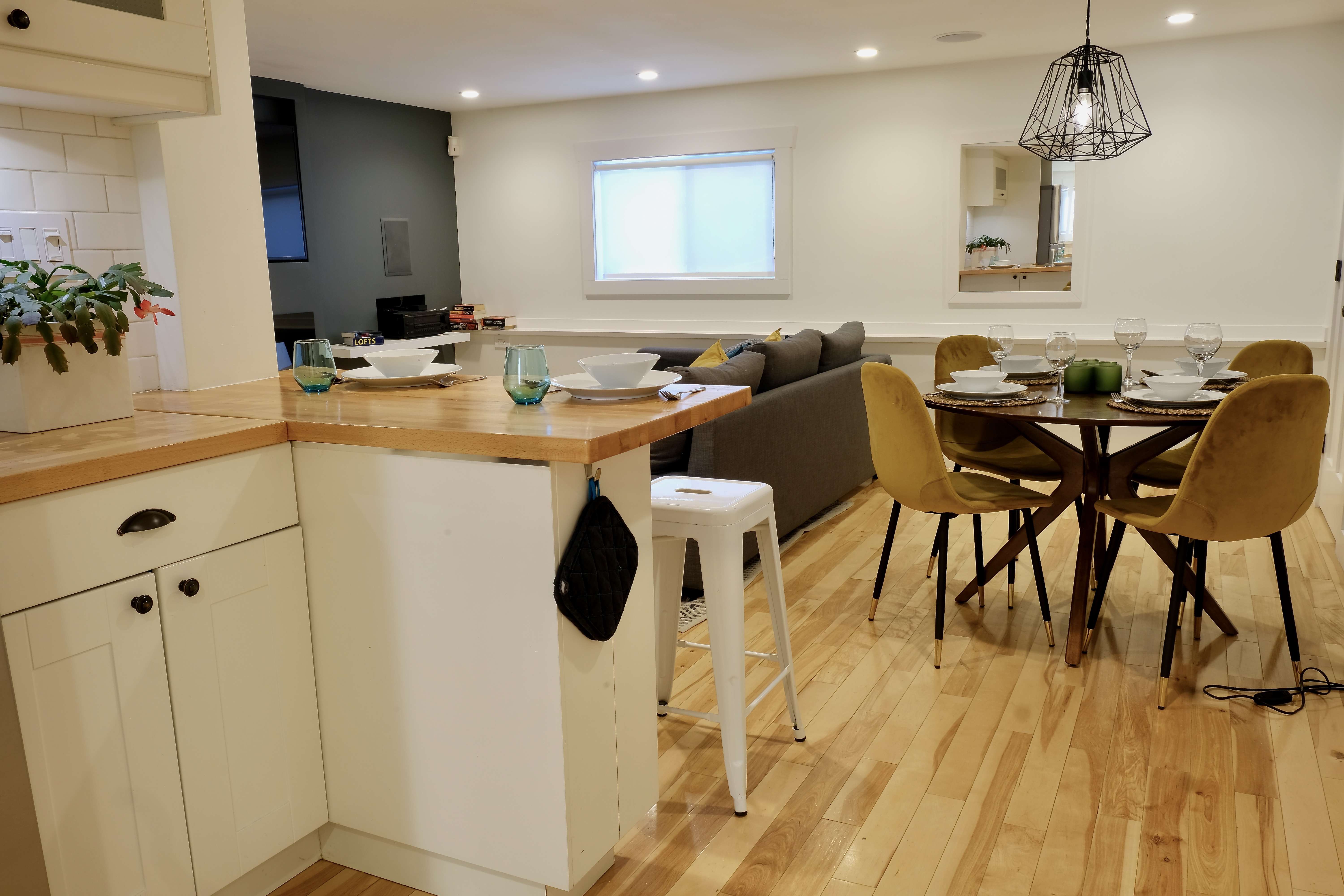 Quiet Garden Suite in Cedar Cottage
