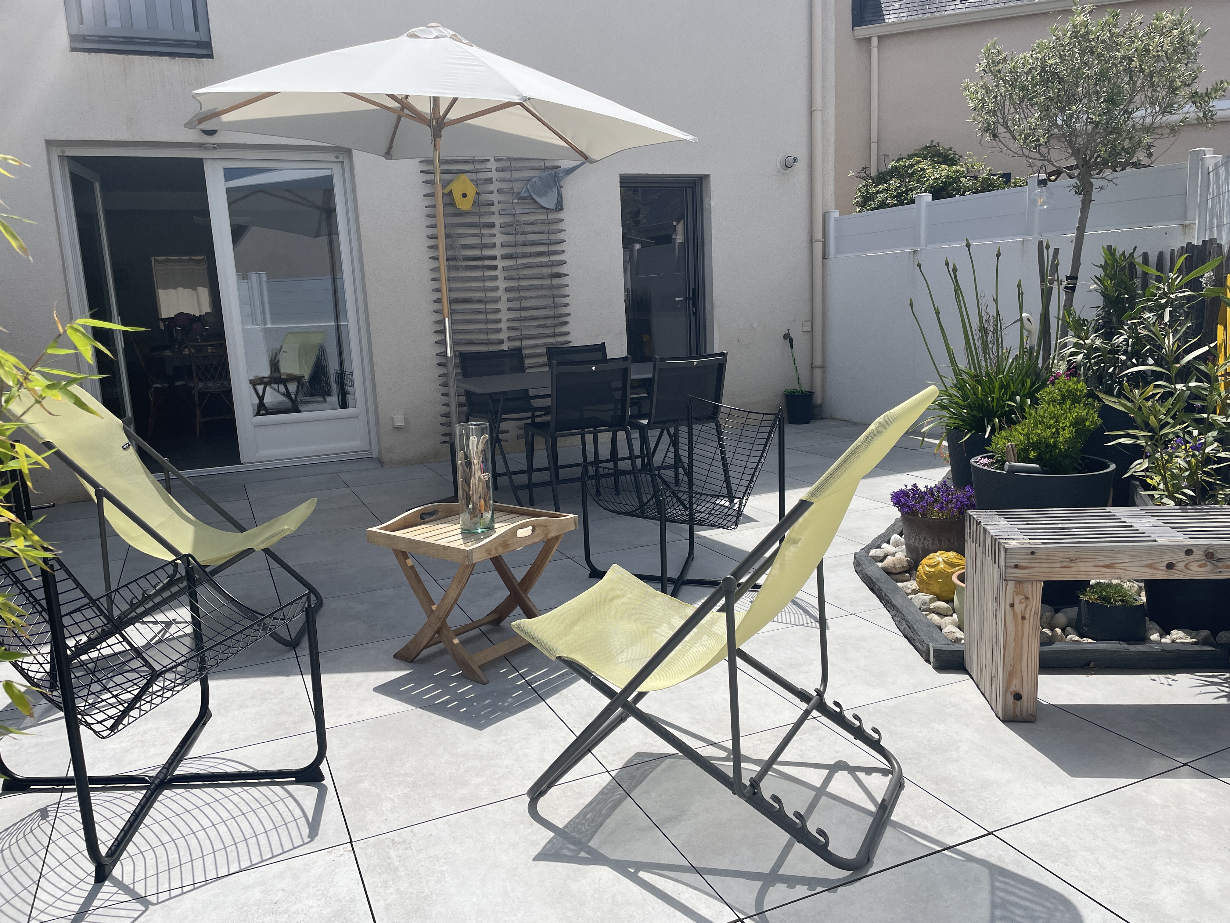 House close to beaches, wild coast, shops,