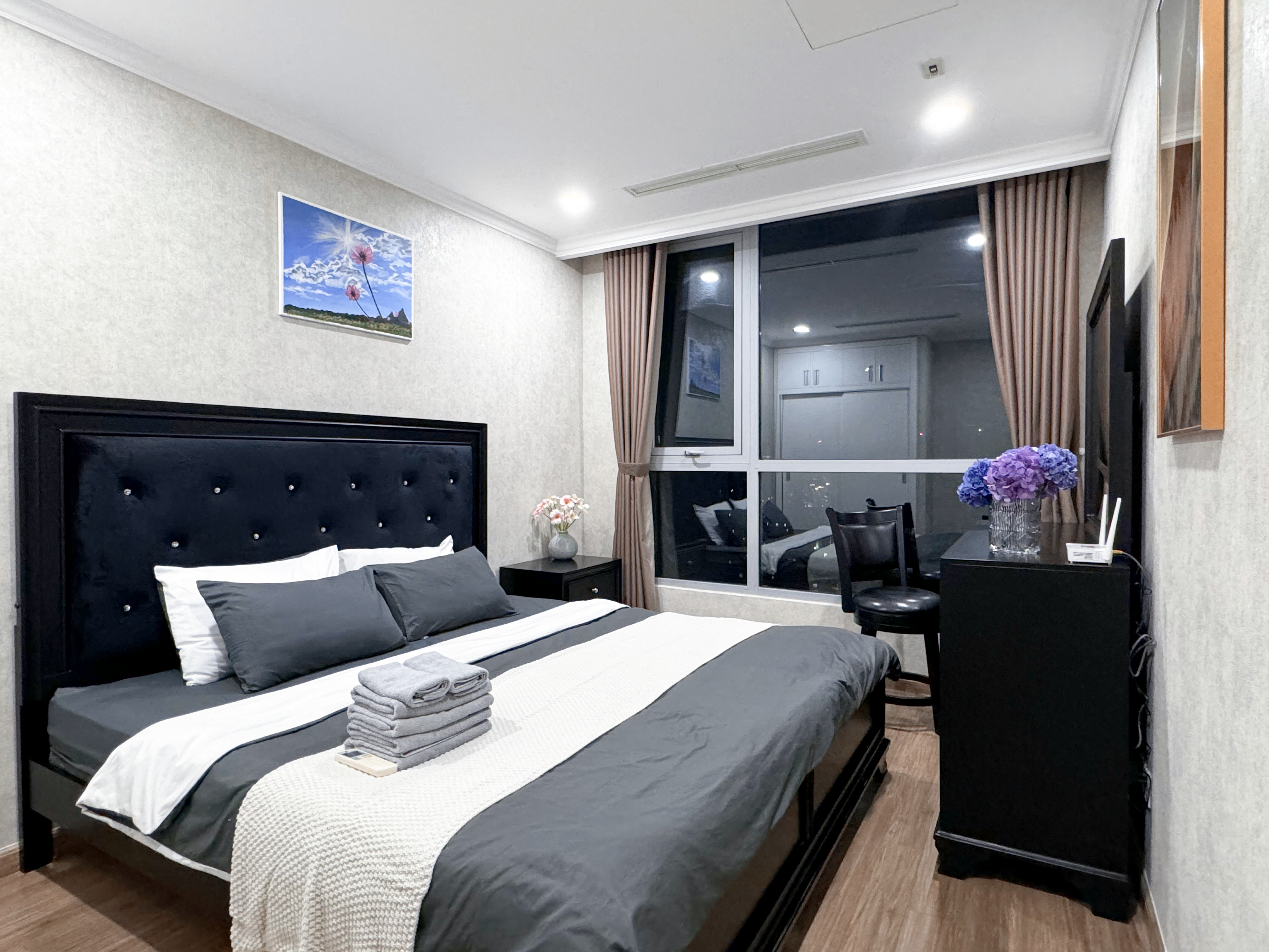 *NEW* Topfloor 49th • L2 City view • Next to LM 81