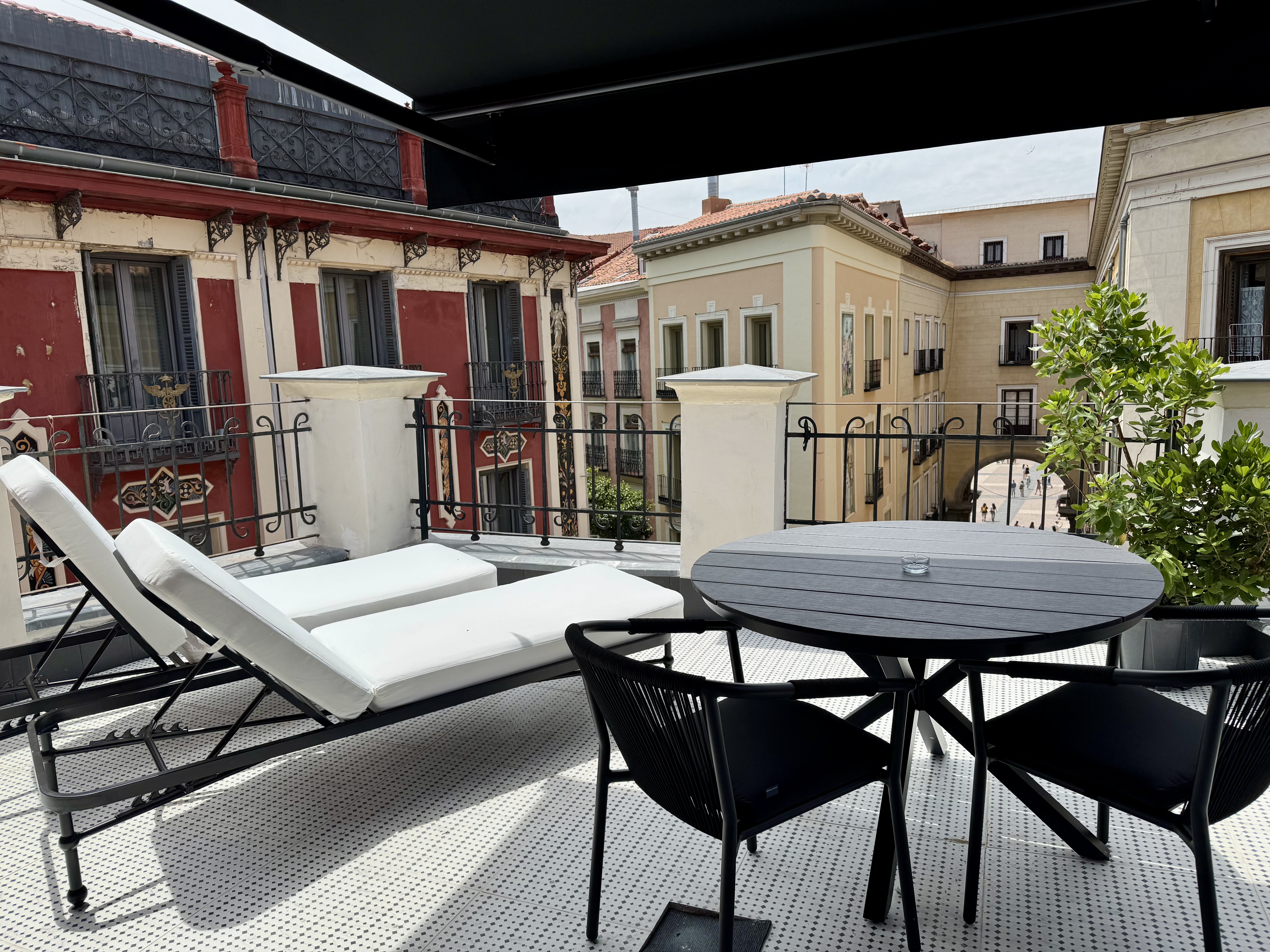 Exclusive Rooftop Stay Overlooking Plaza Mayor