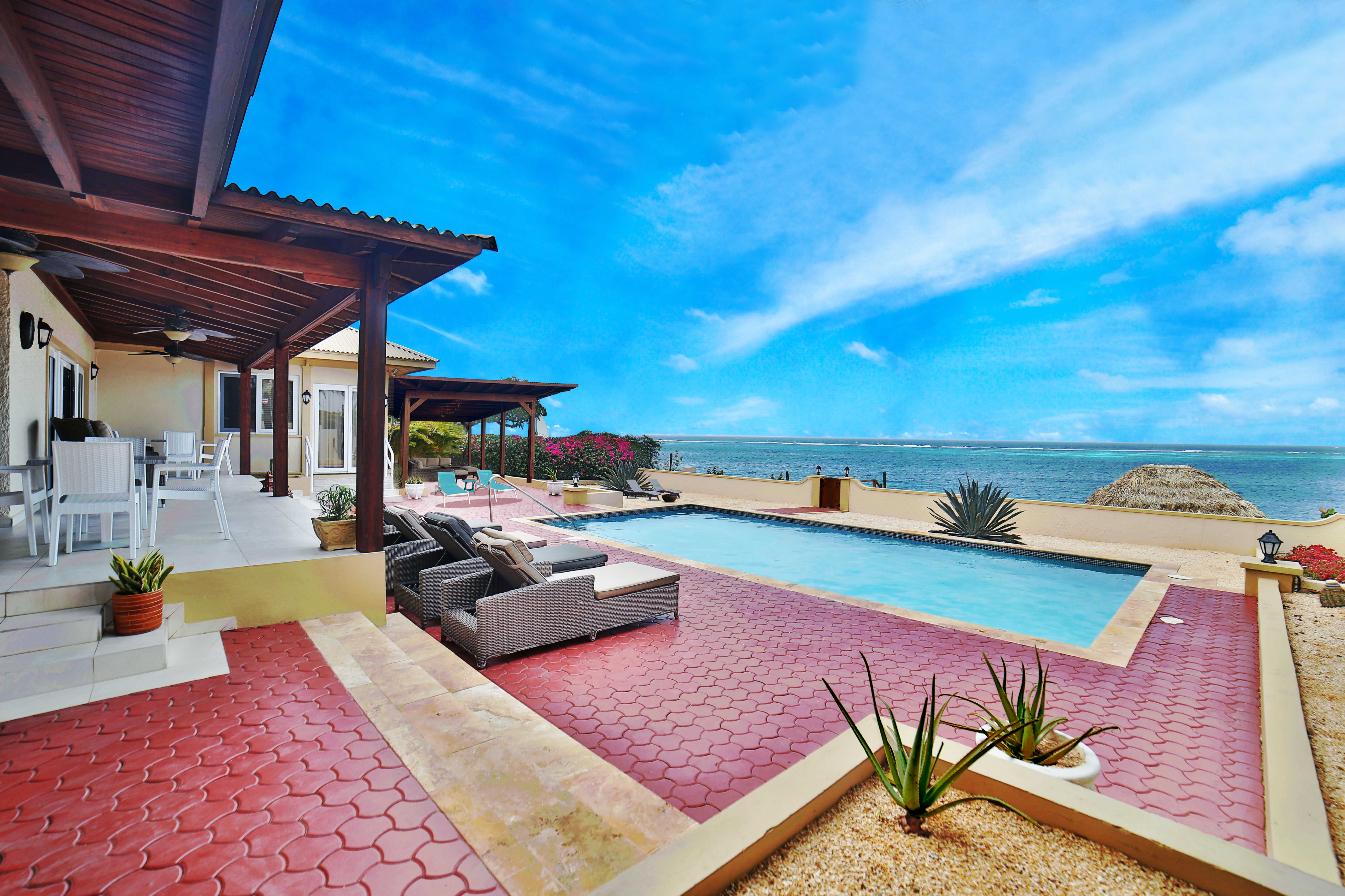 5* Oceanfront Villa w/Pool, Secluded Bch & Palapa
