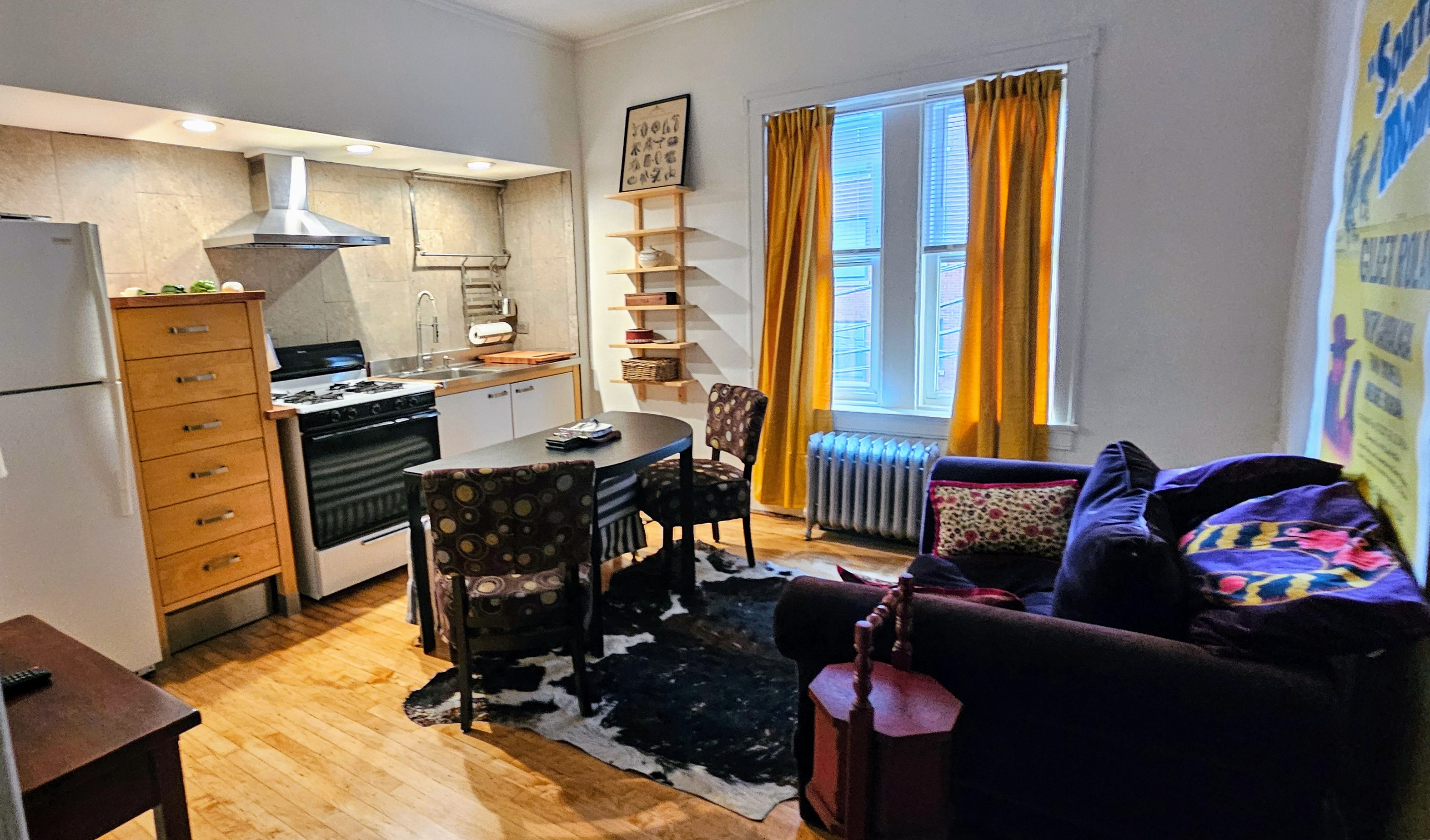 2 Room Apartment in Vintage Bldg in Uptown, Chicago