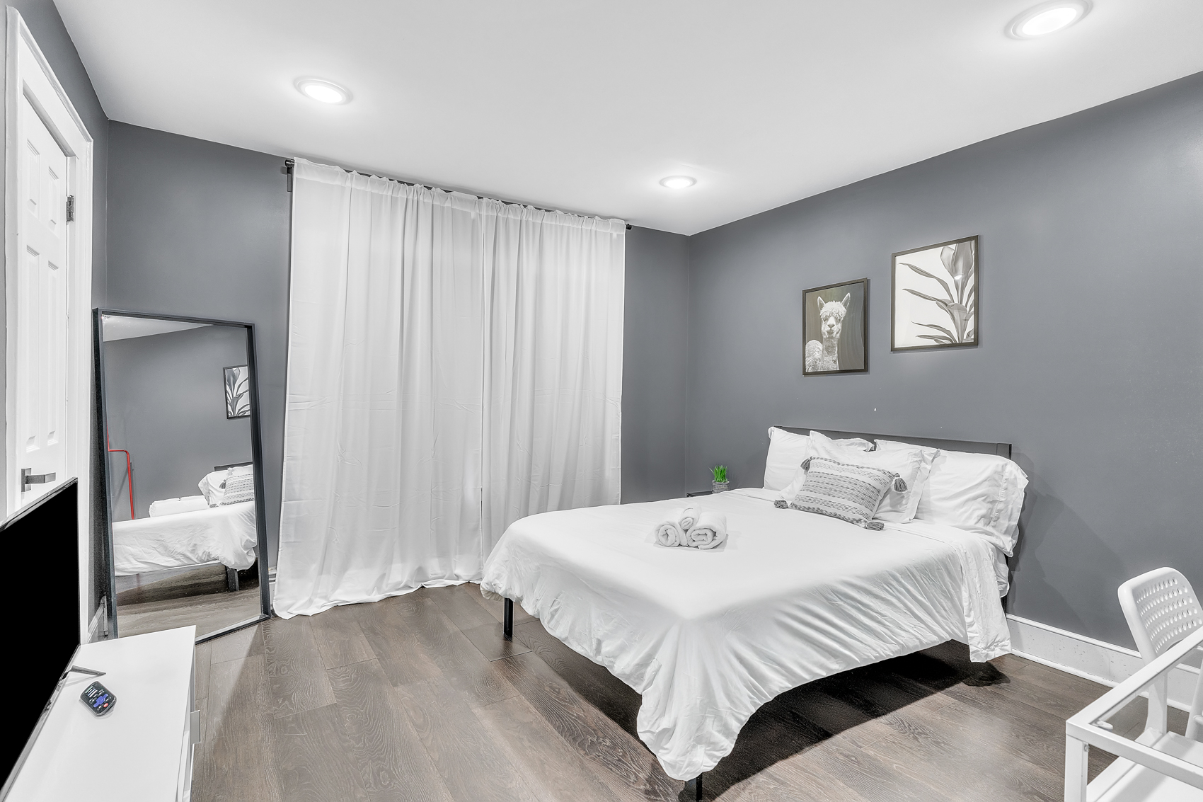 Modern Private Bed near EWR/NYC/DreamMall/MetLife in South, Newark