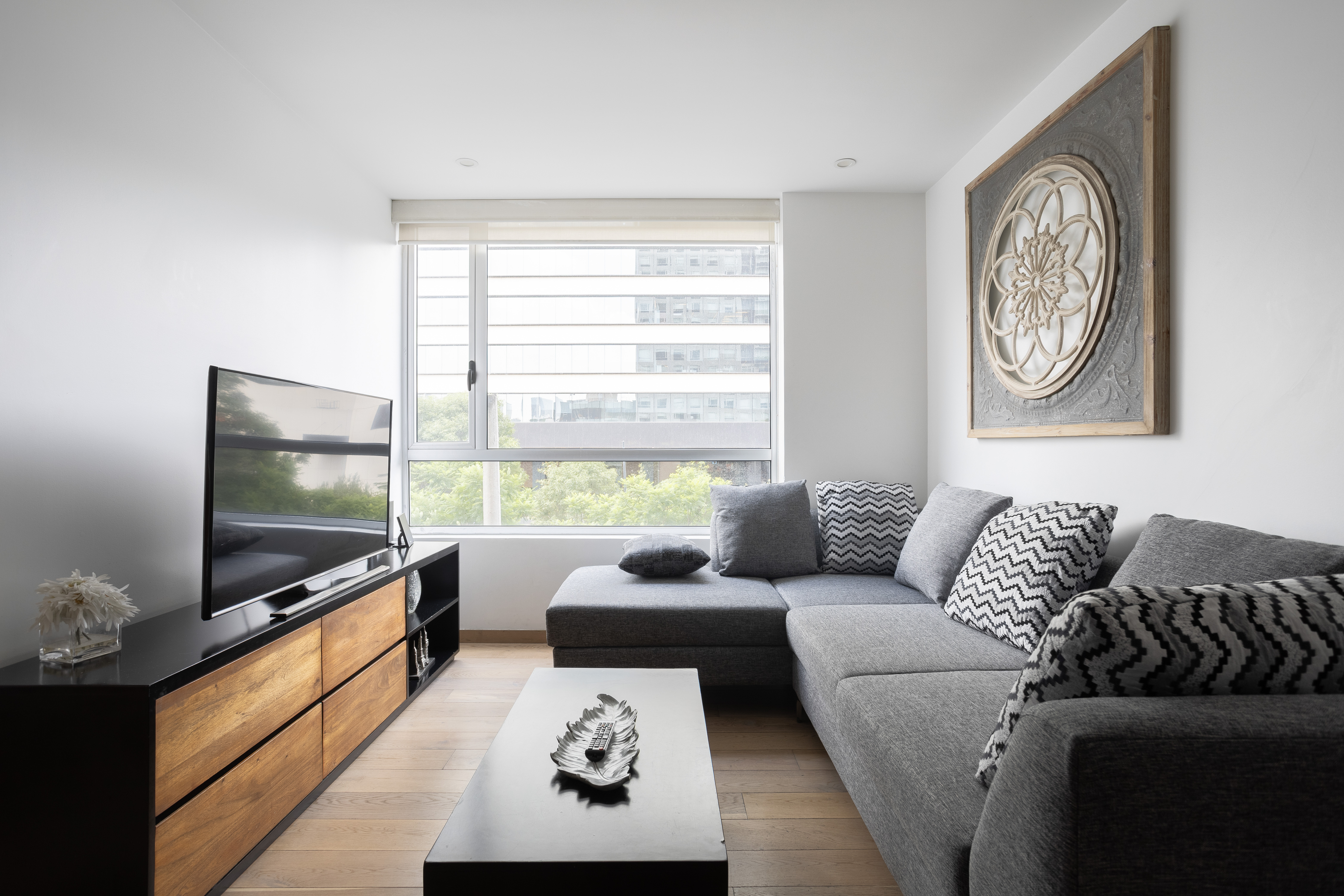 Modern apartment in a Luxury building with Pool