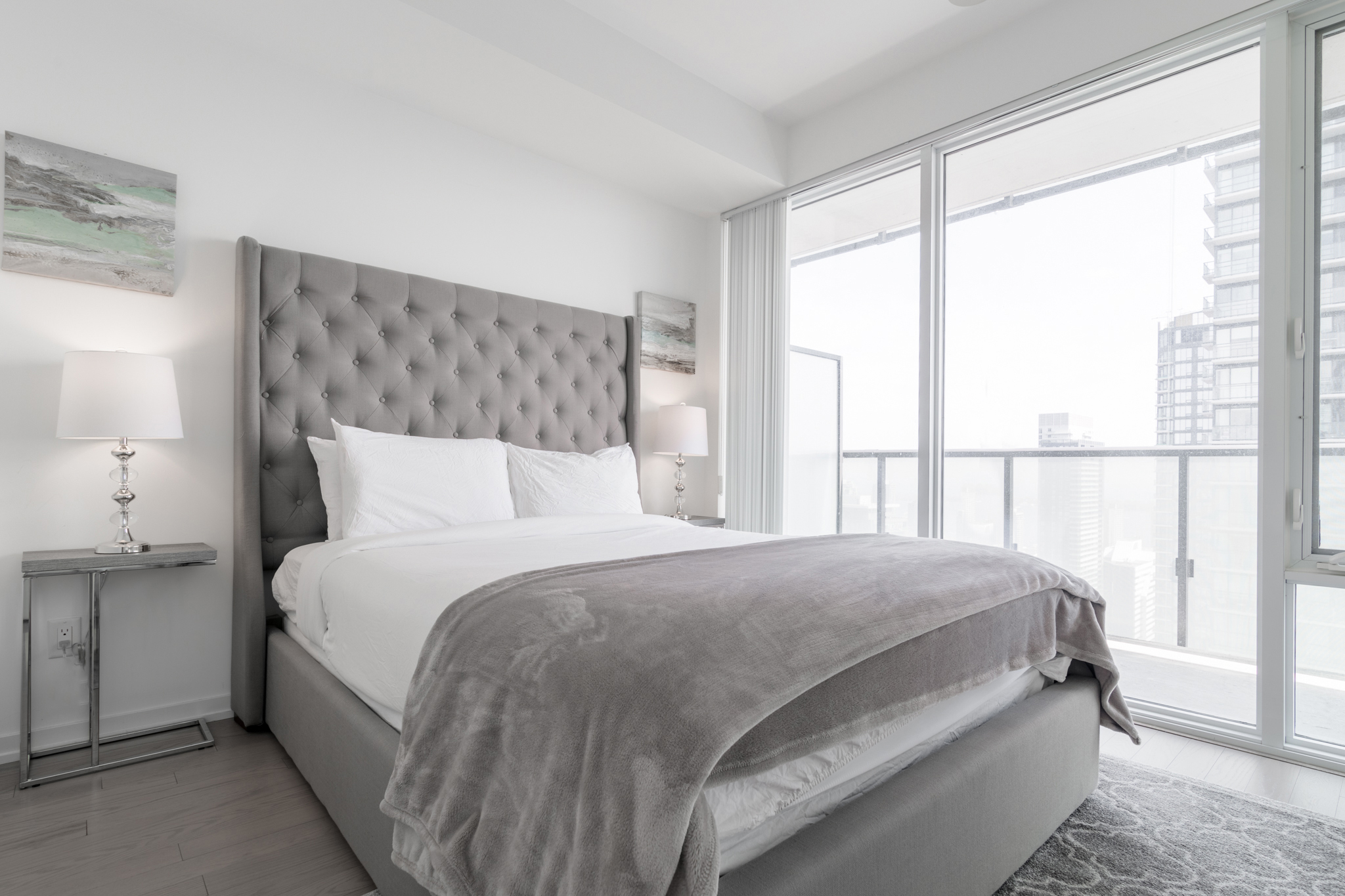 1BR Condo on Peter St | Parking + Self Check-In