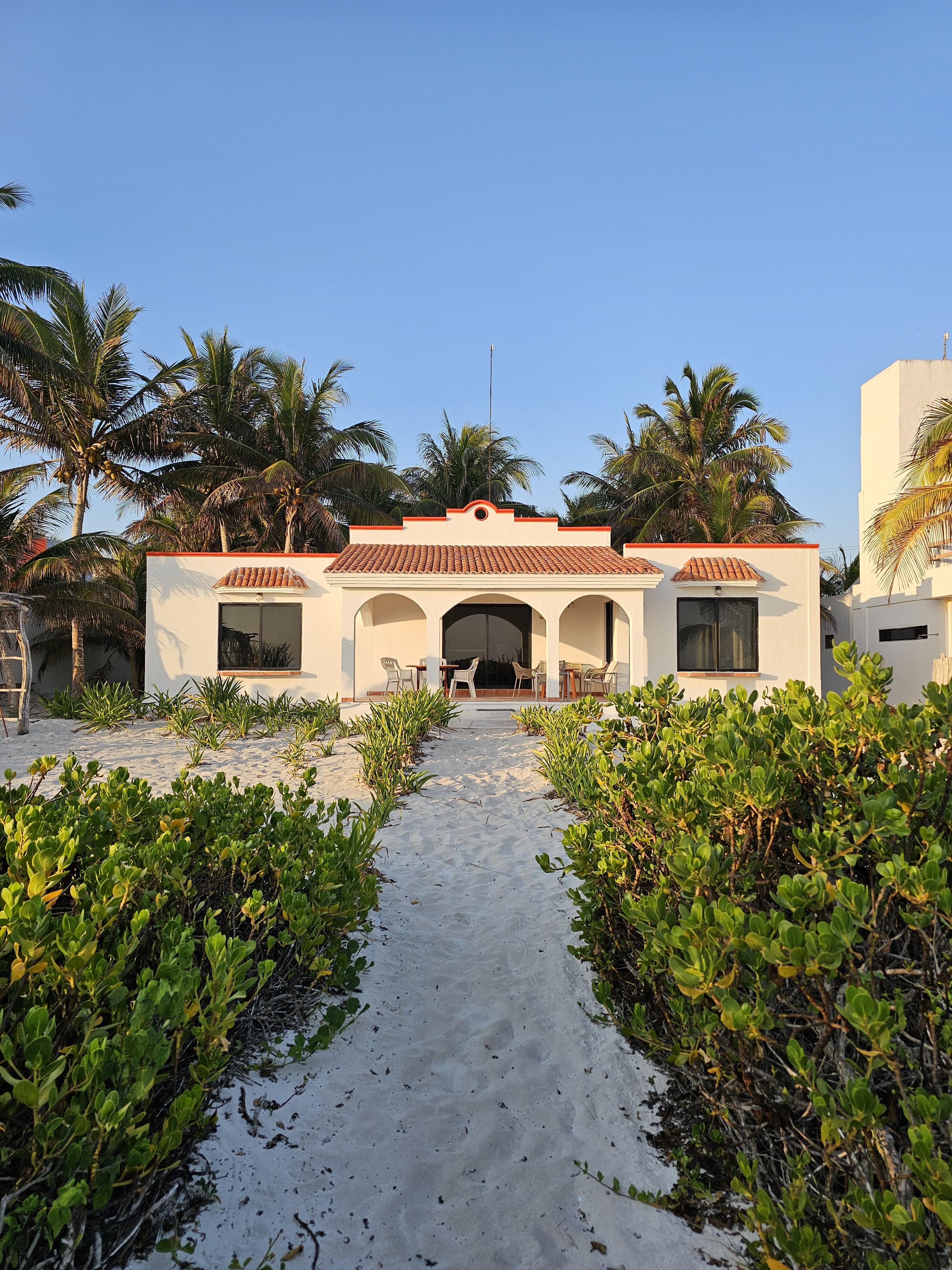 Villa Palma Real. **Spacious beachfront house**