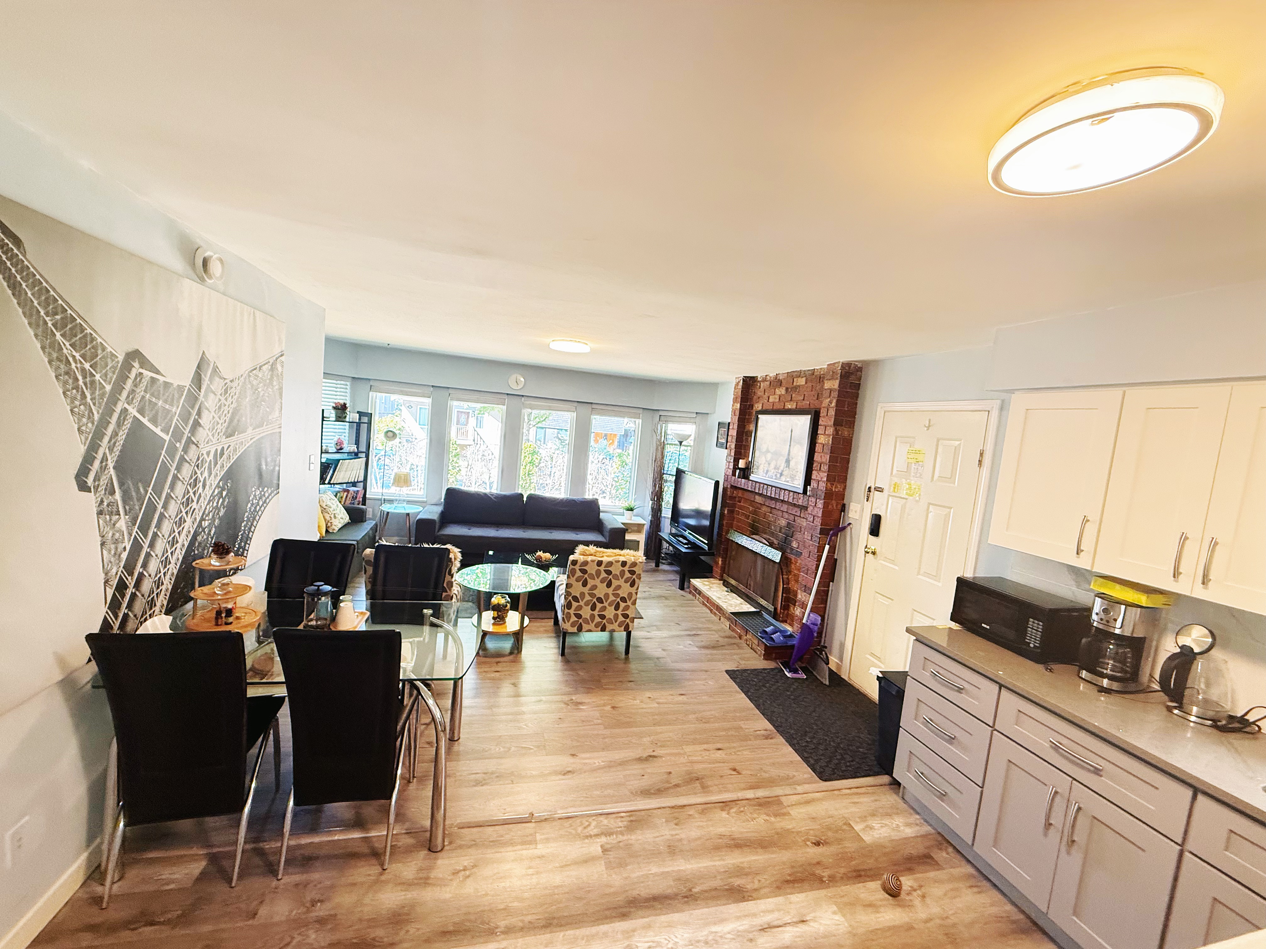 ✺ New renovated Private 2br huge living room suite