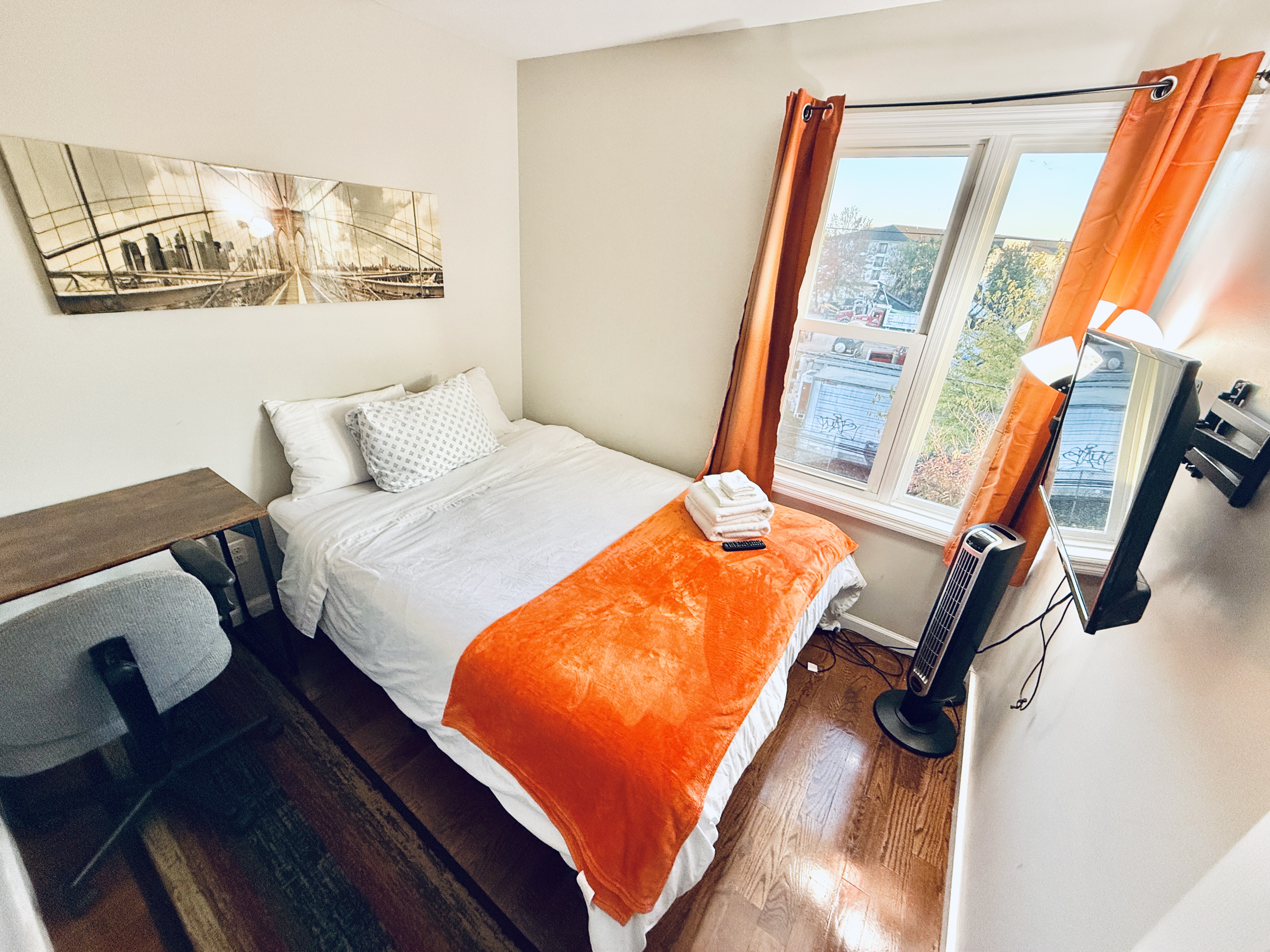 #8 CHARM Room close to the Newark Airport in South, Newark