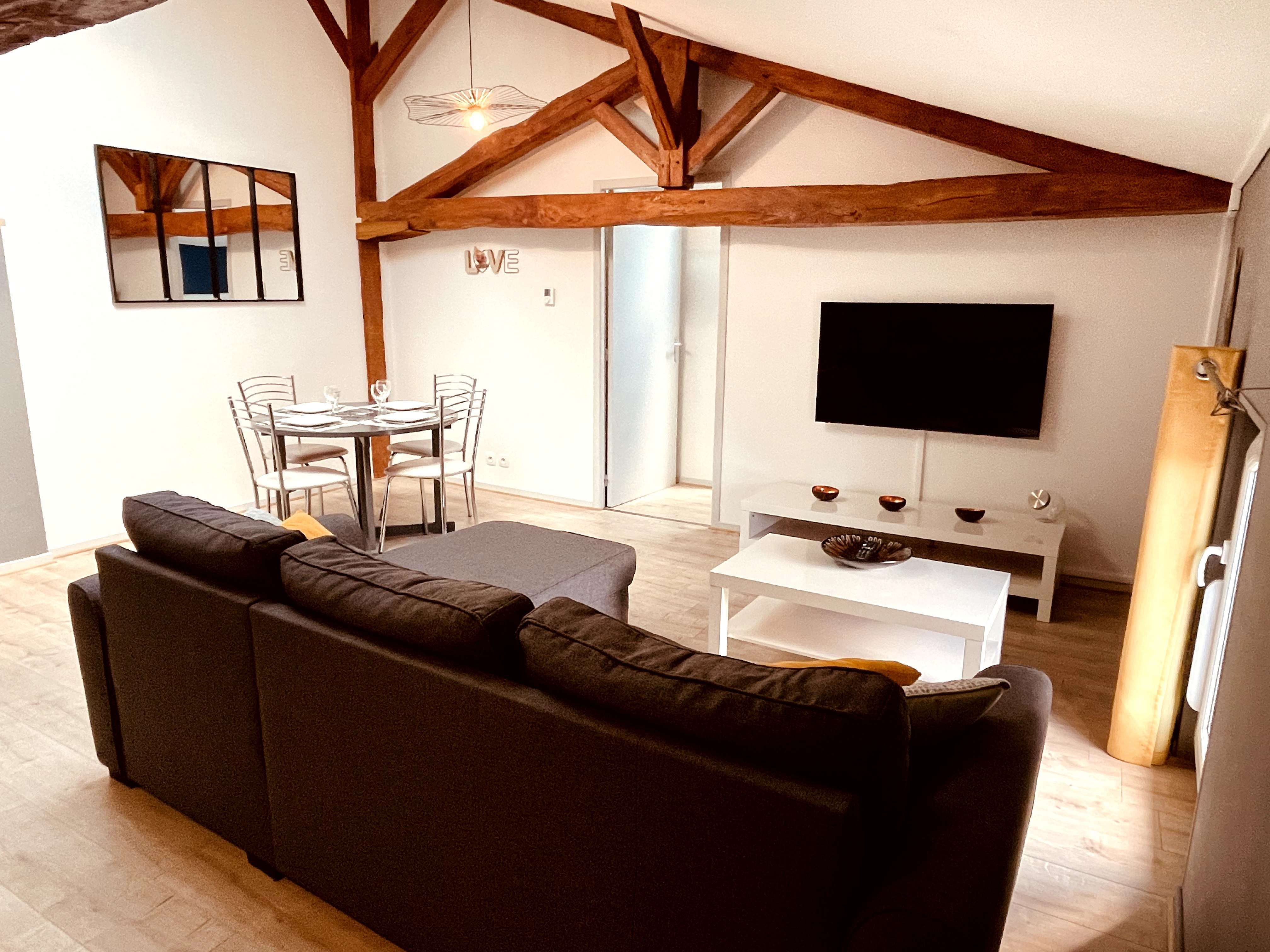 Blagnac near tram/bus/airport/Airbus/MEET