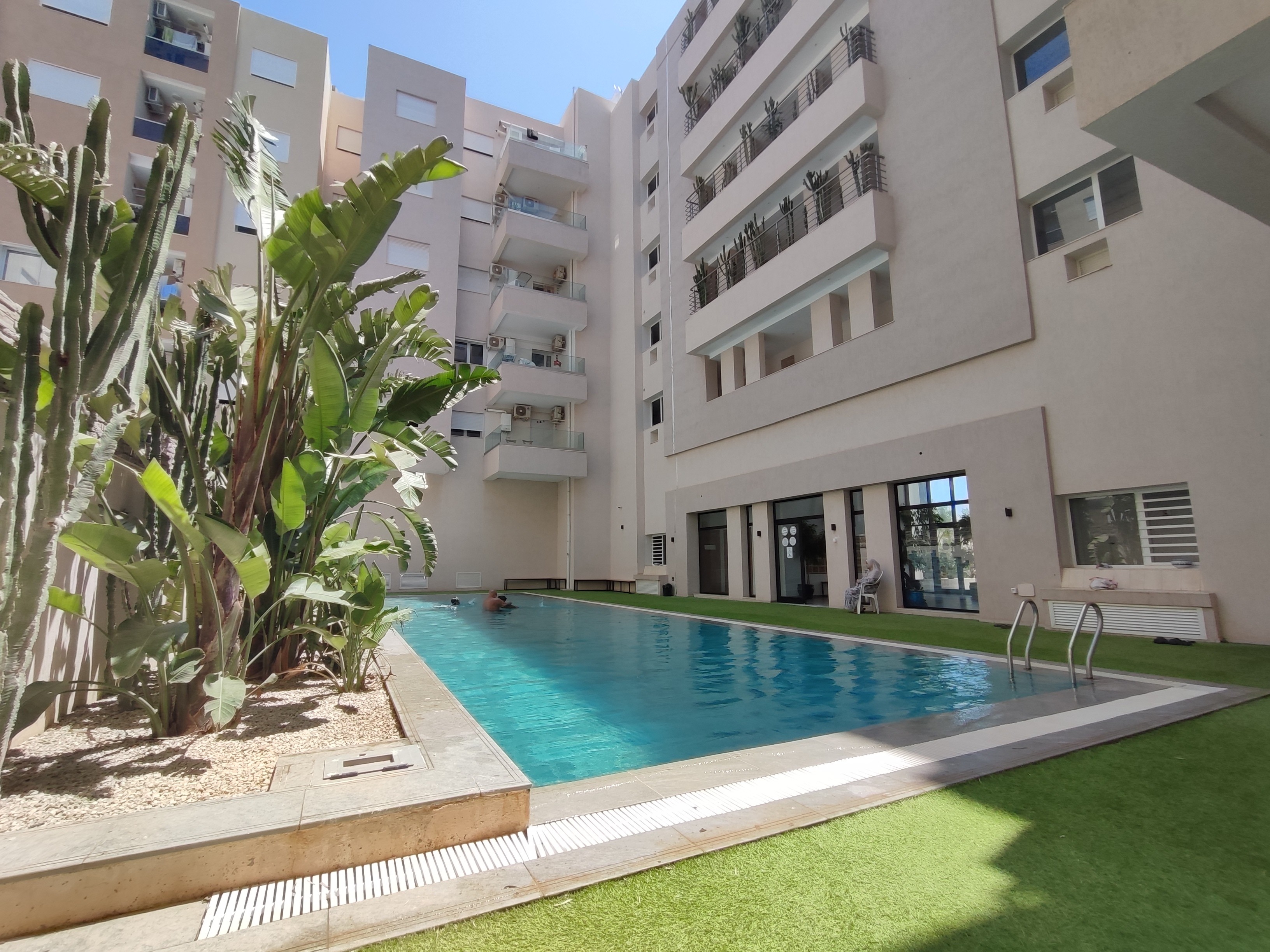 Stunning apartment with pool view - family only