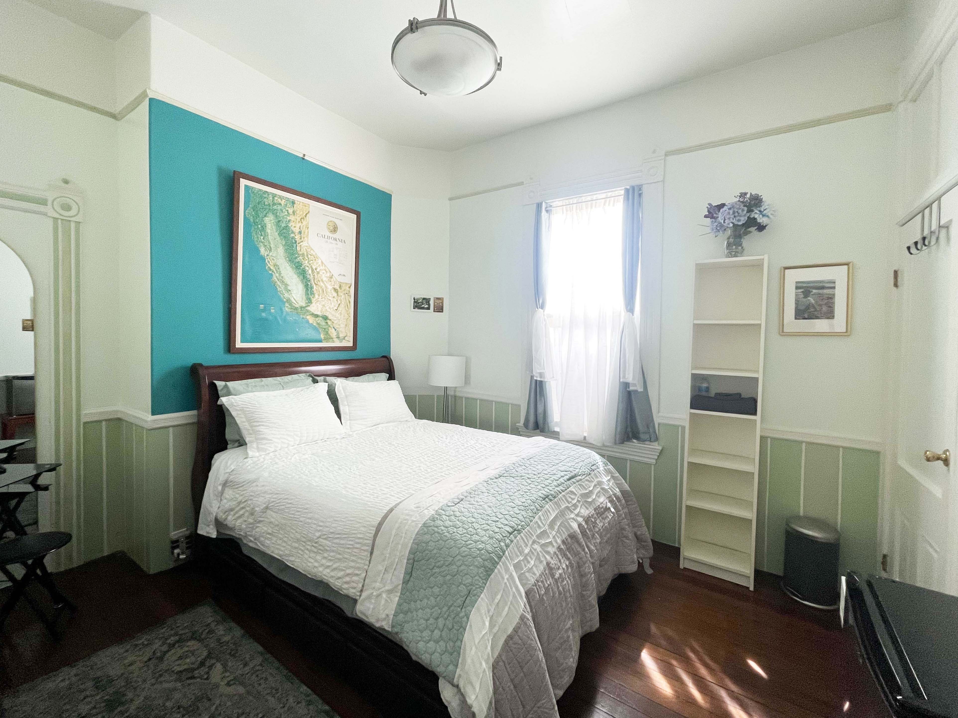 California Room - West Oakland in Prescott, Oakland