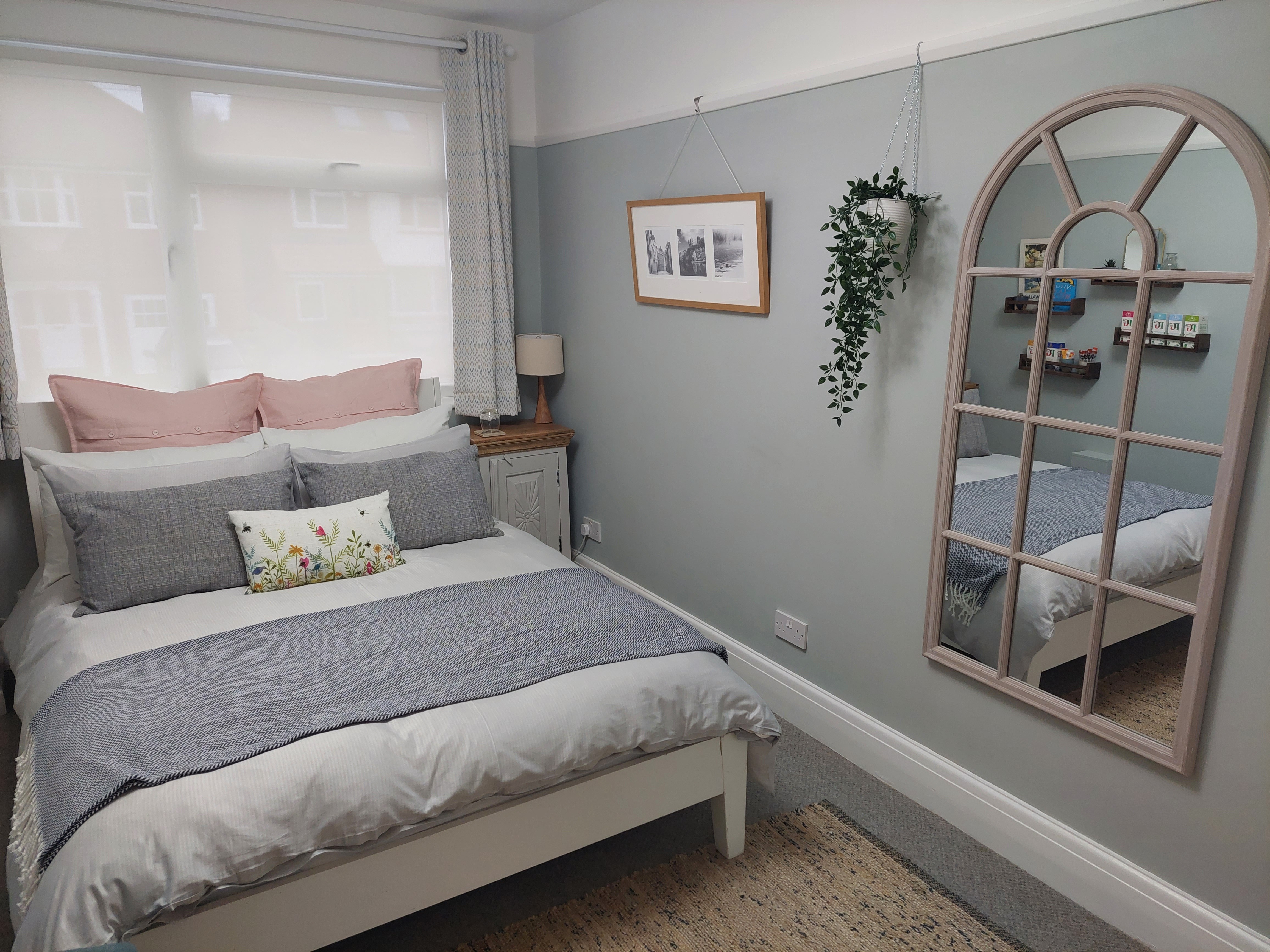 Bright spacious ensuite bedroom in family home