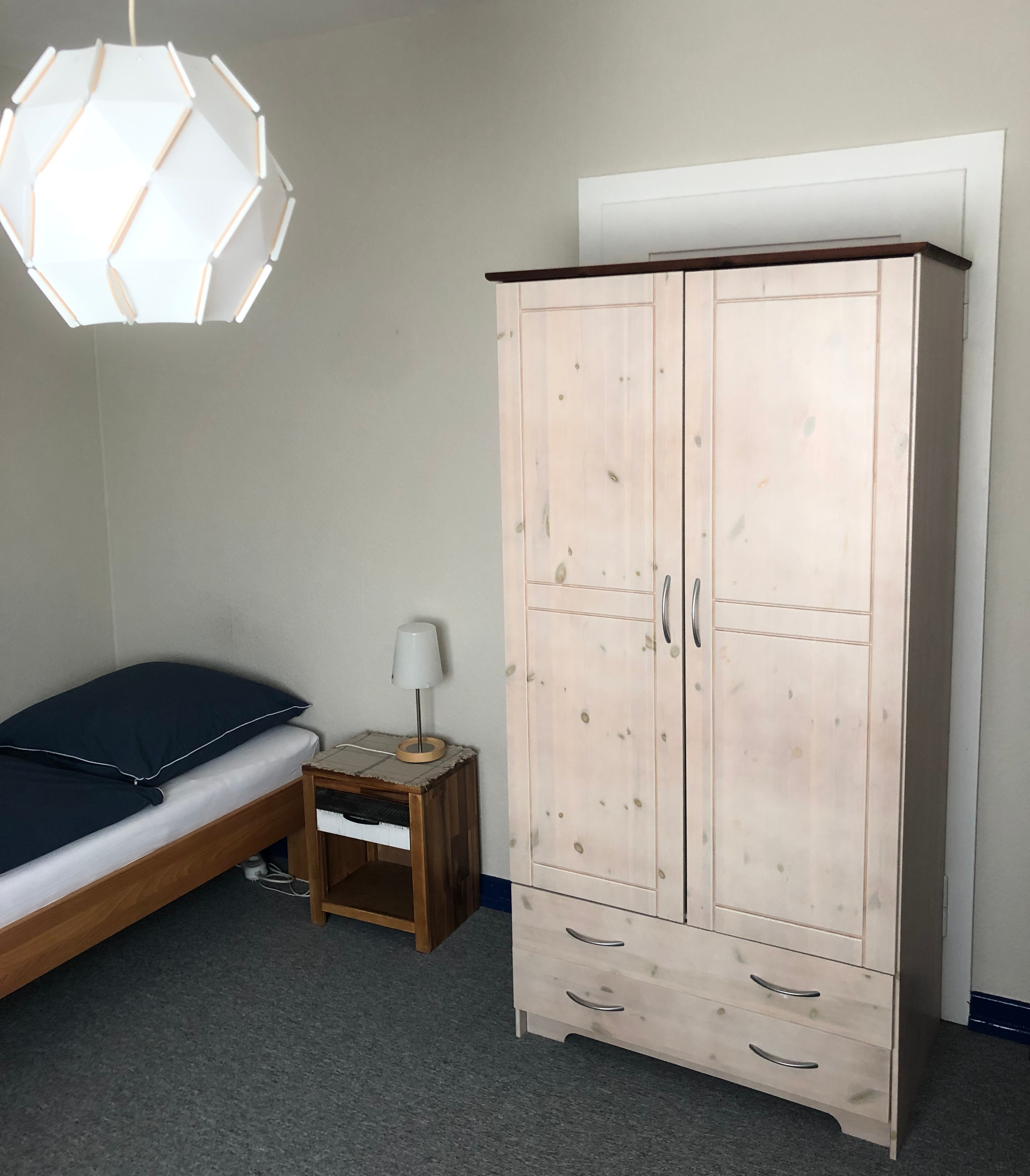 Nice, single-bedroom with good traffic connections